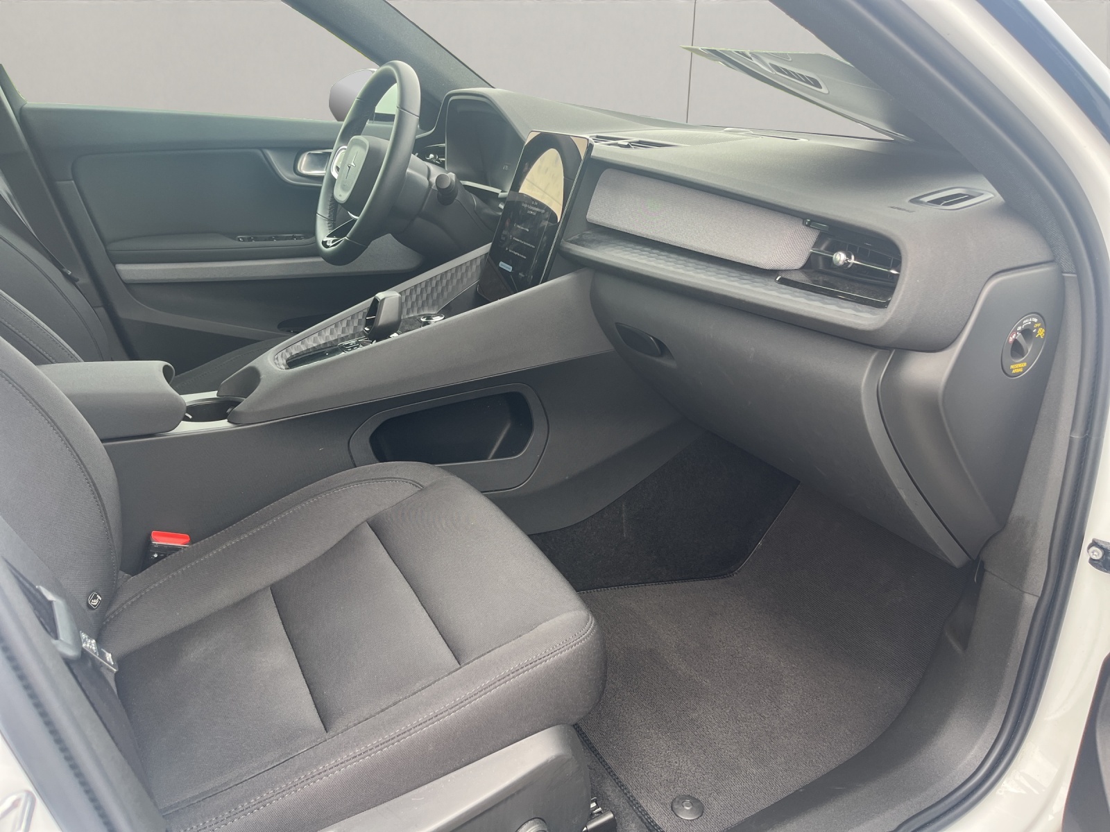 POLESTAR 2 Long Range Dual Motor-image-12