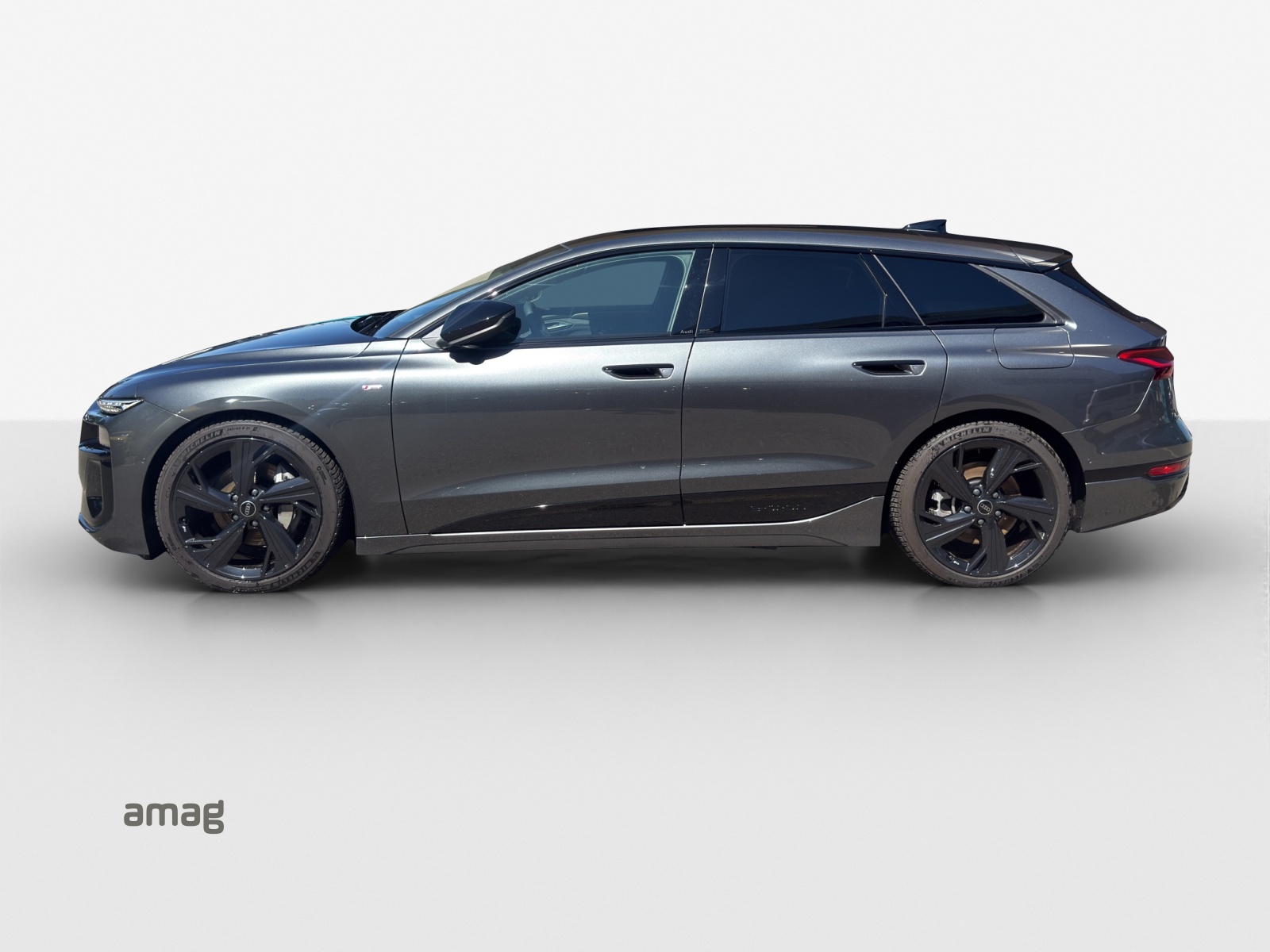 AUDI A6 Avant e-tron quattro-image-1