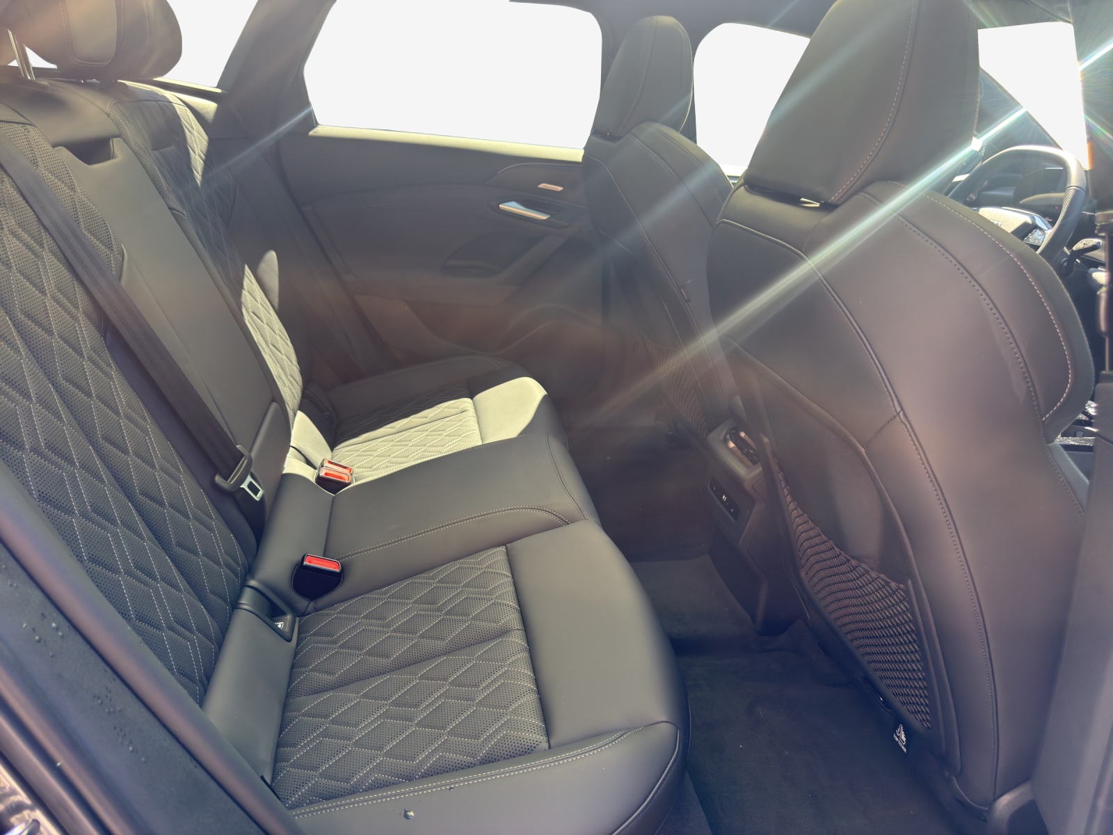 AUDI A6 Avant e-tron quattro-image-16
