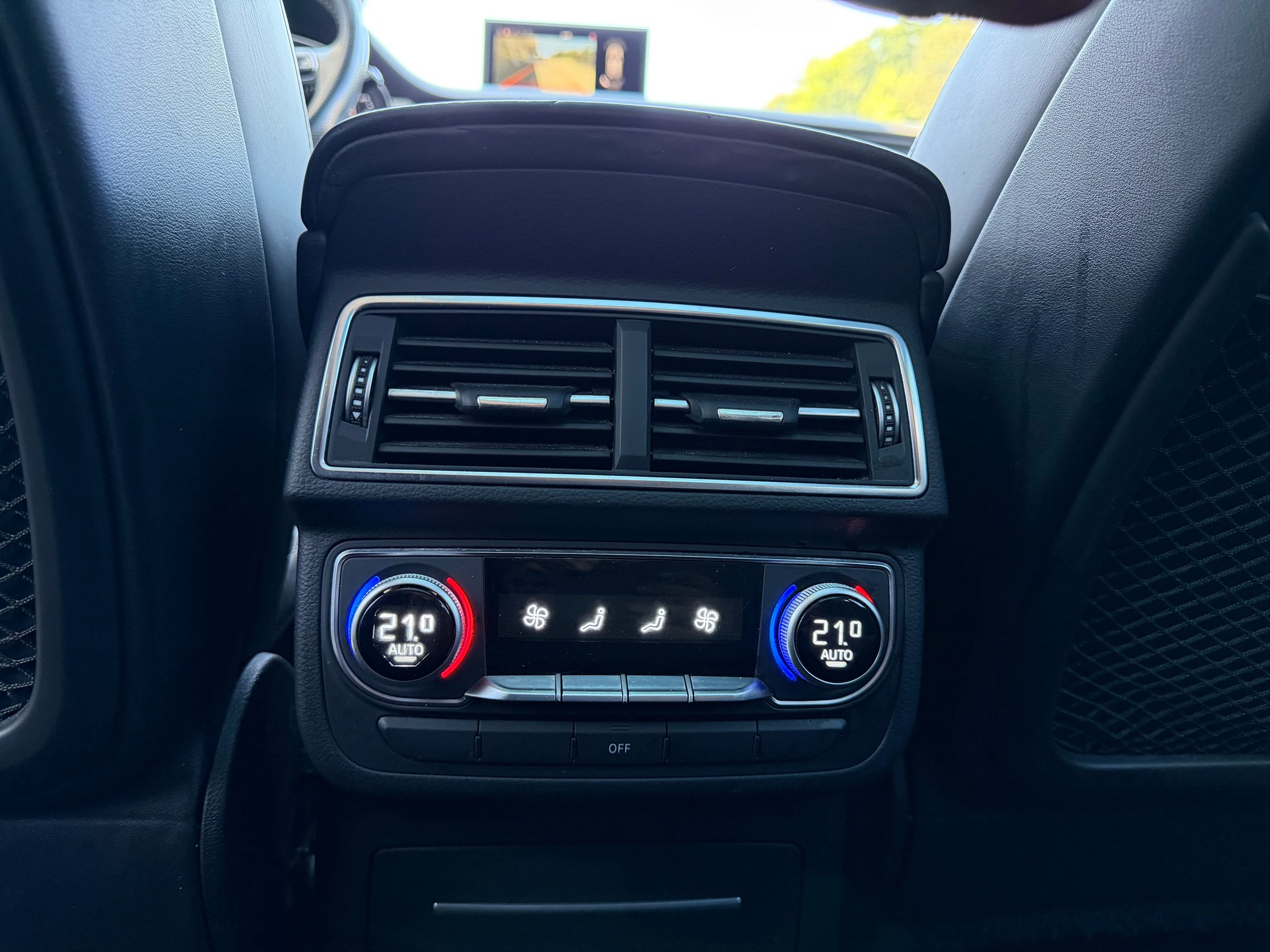 AUDI Q7 3.0 TDI quattro tiptronic S-Line-image-14