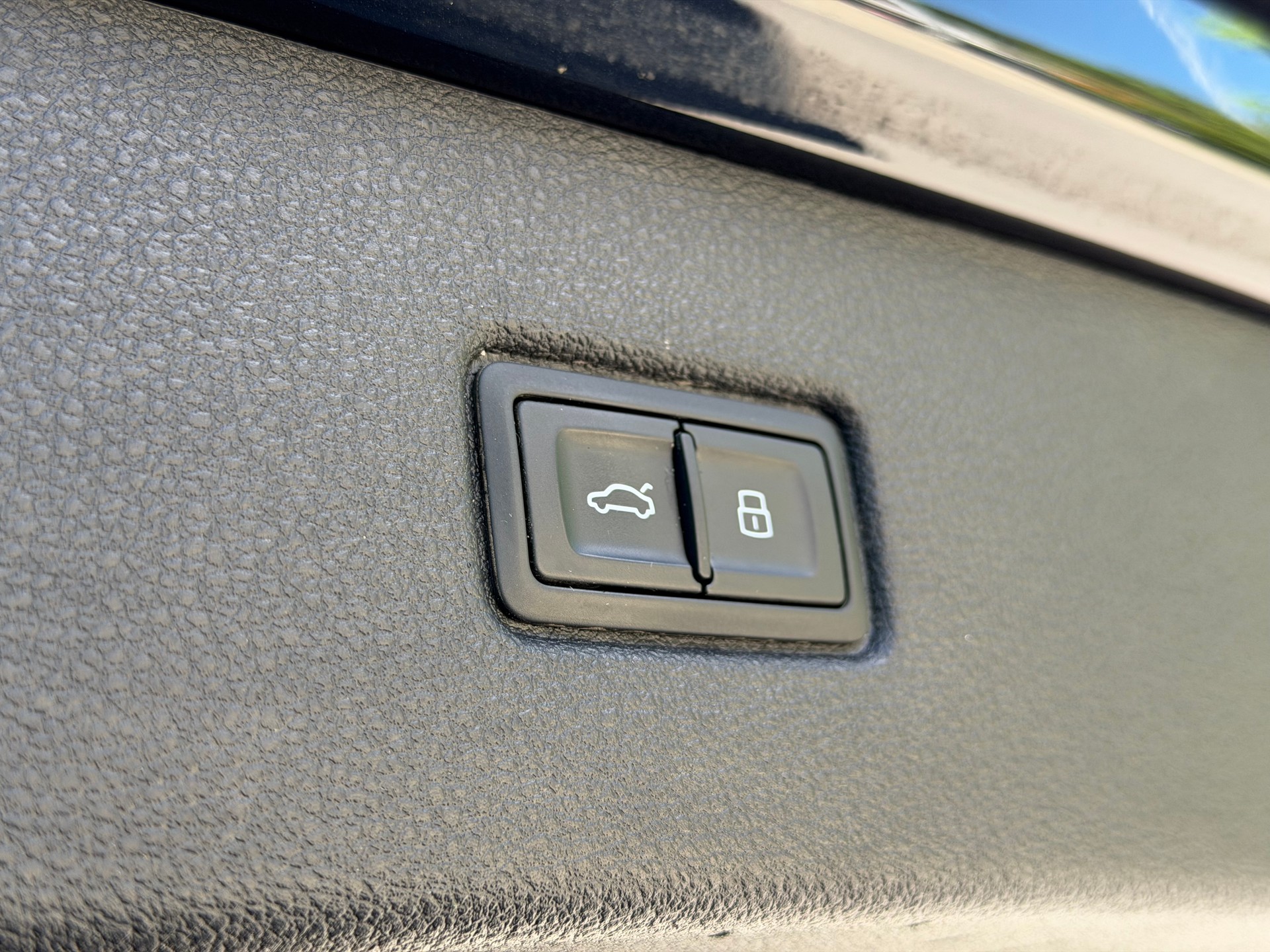 AUDI Q7 3.0 TDI quattro tiptronic S-Line-image-8