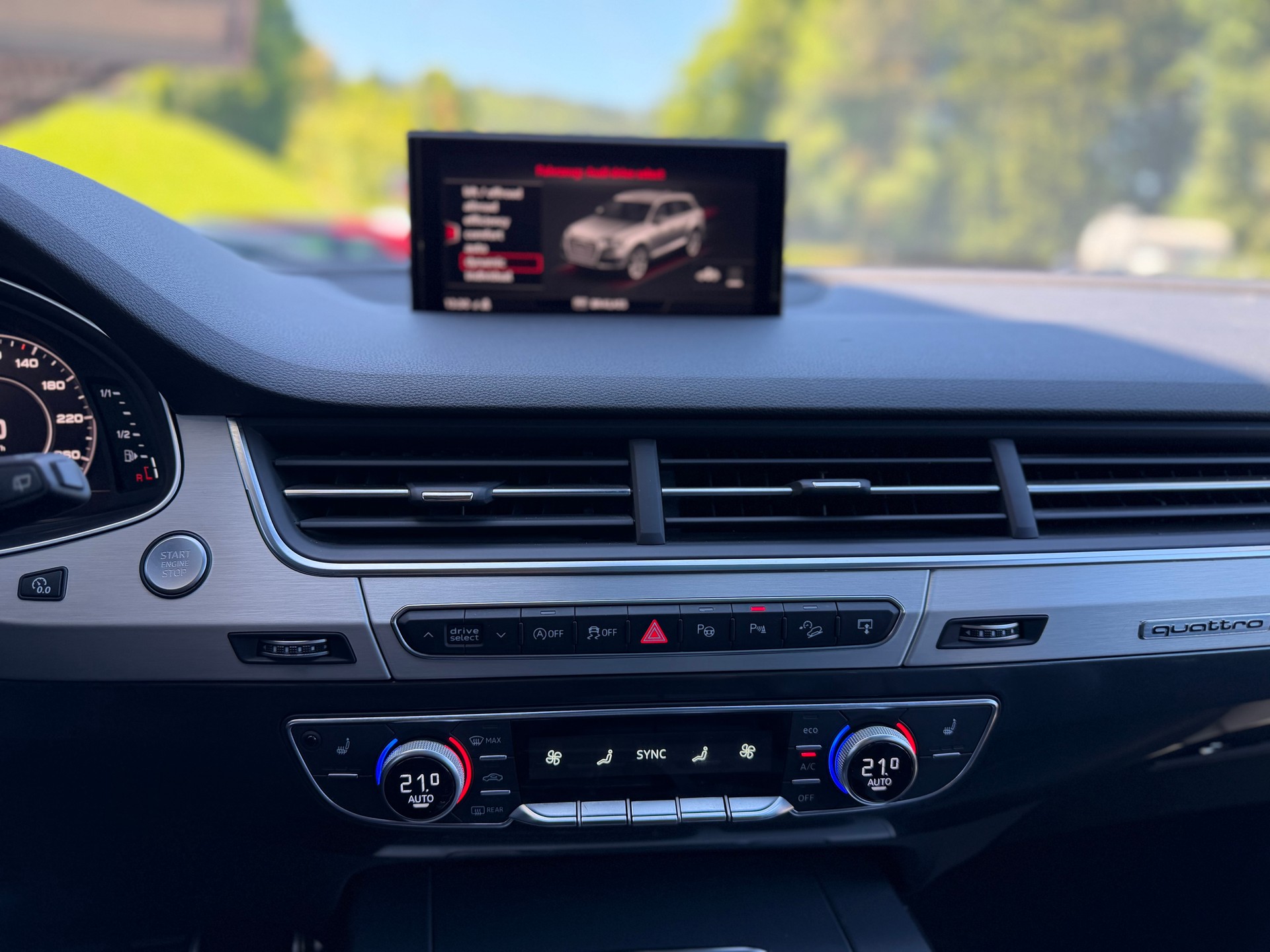 AUDI Q7 3.0 TDI quattro tiptronic S-Line-image-22