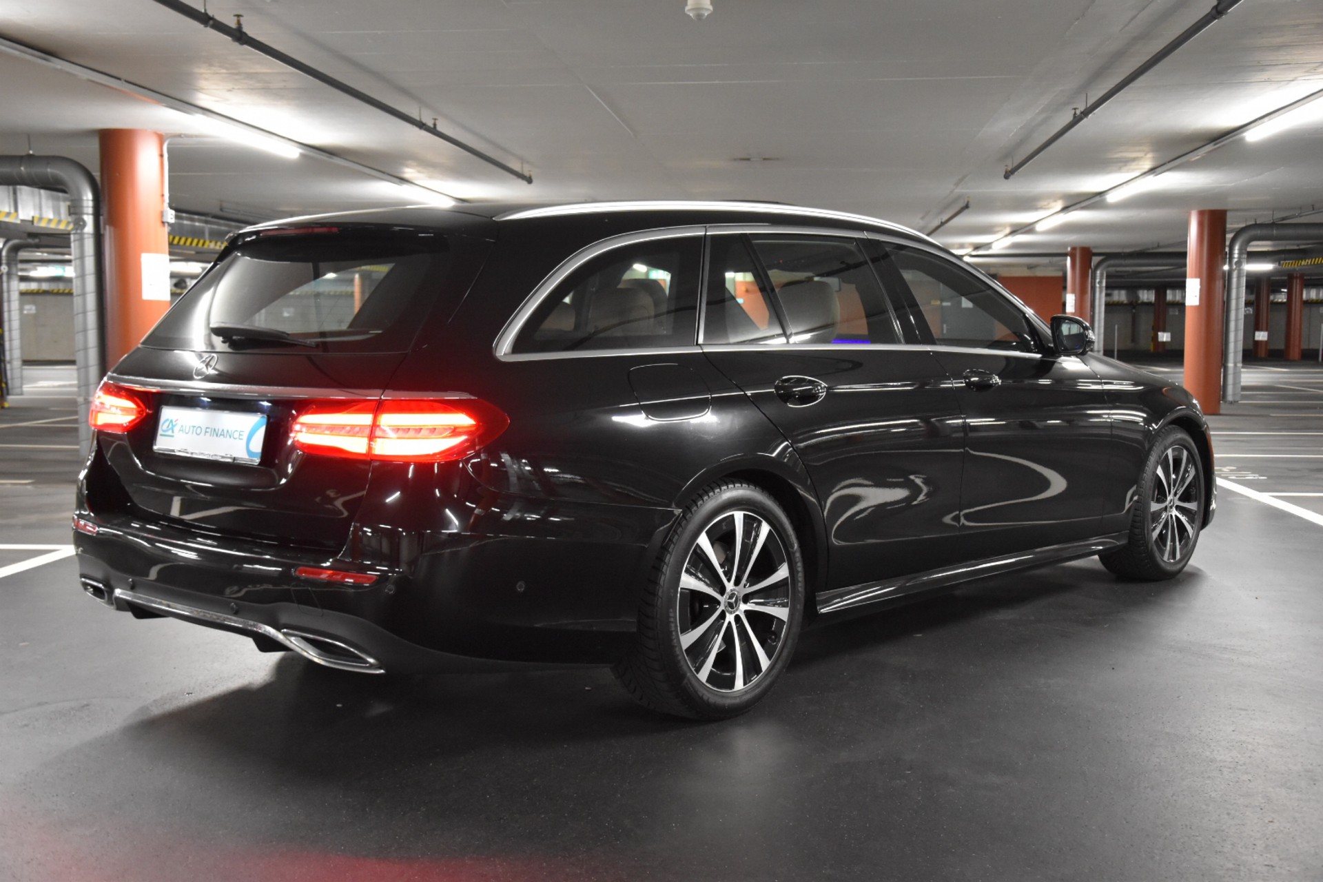 MERCEDES-BENZ E 350 d Avantgarde 4Matic 9G-Tronic-image-10