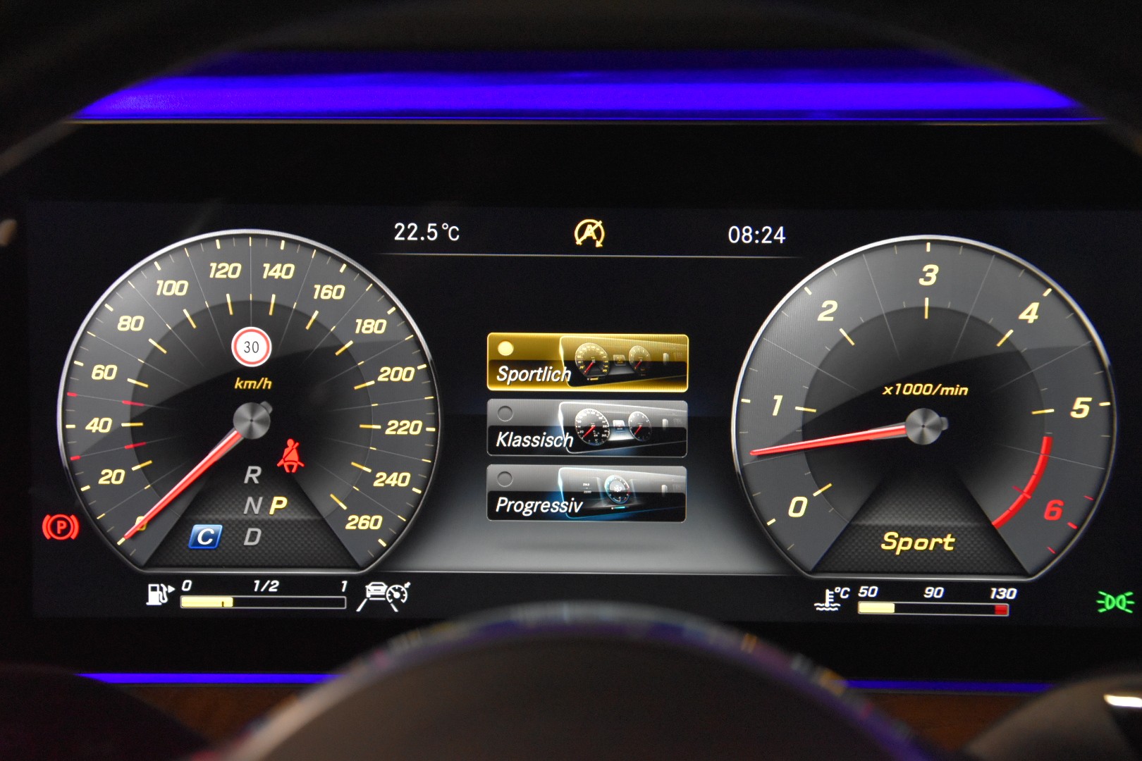 MERCEDES-BENZ E 350 d Avantgarde 4Matic 9G-Tronic-image-19