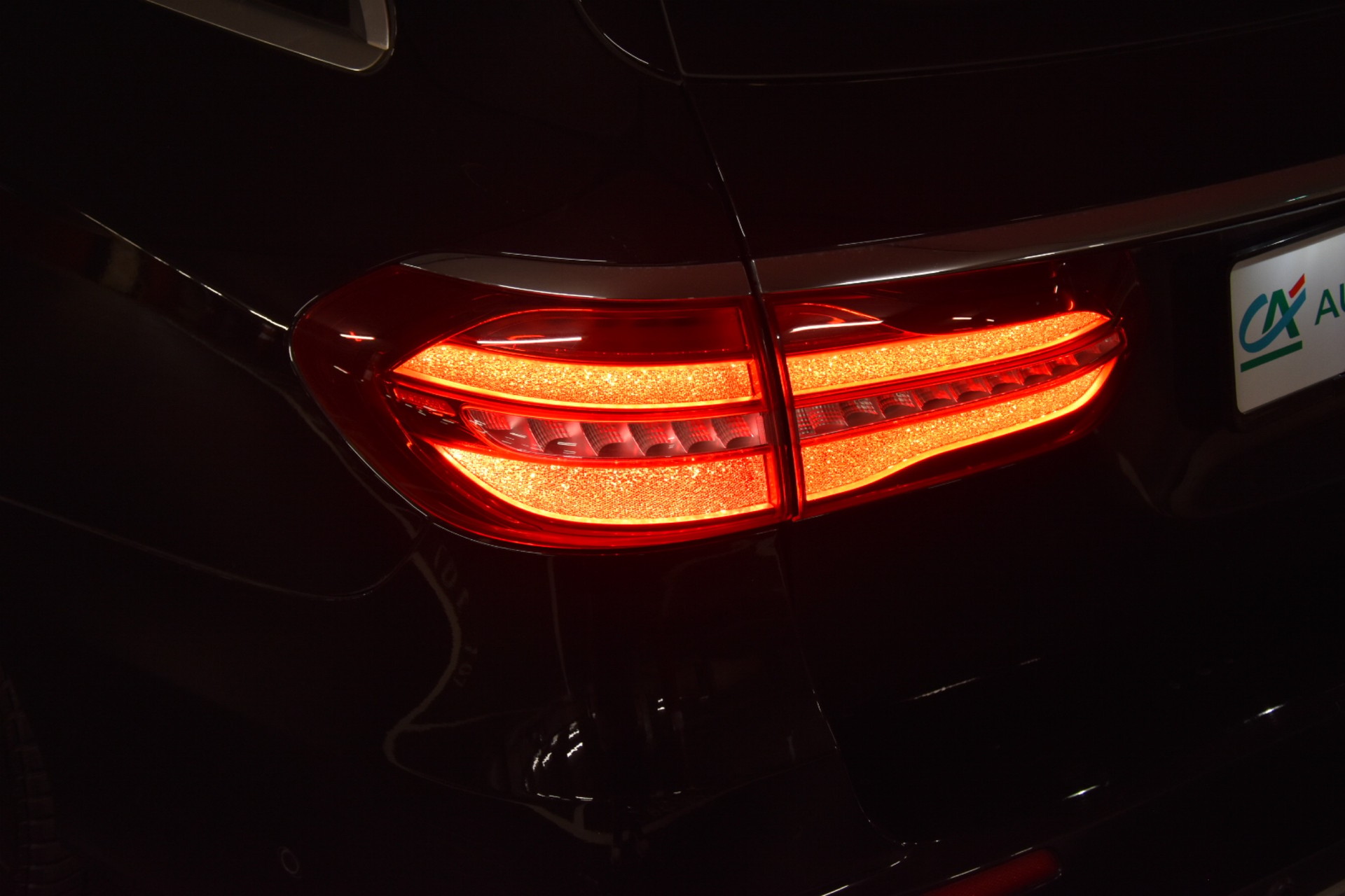 MERCEDES-BENZ E 350 d Avantgarde 4Matic 9G-Tronic-image-6