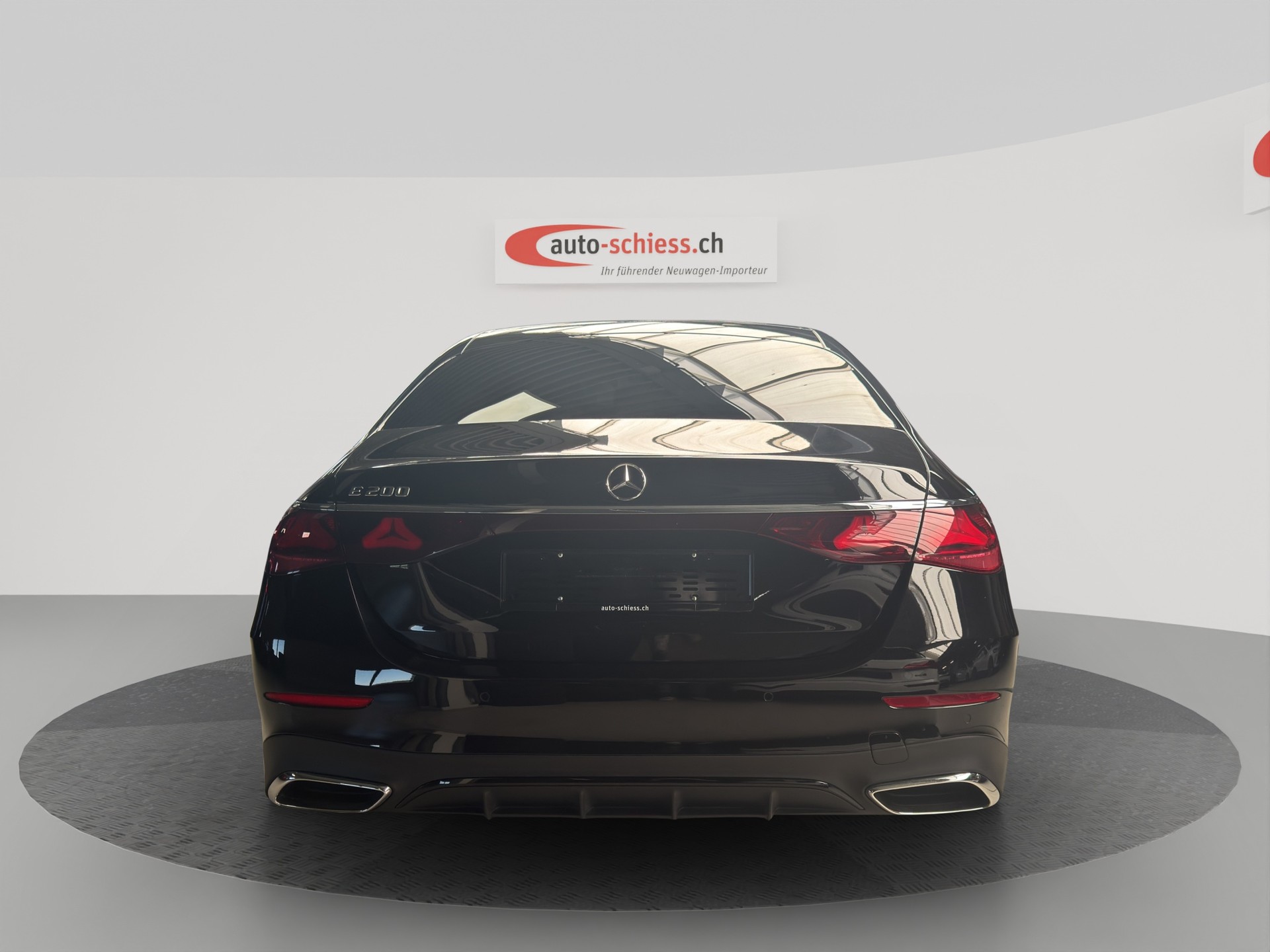 MERCEDES-BENZ E 200 AMG Night 9G-Tronic-showroom-element-3