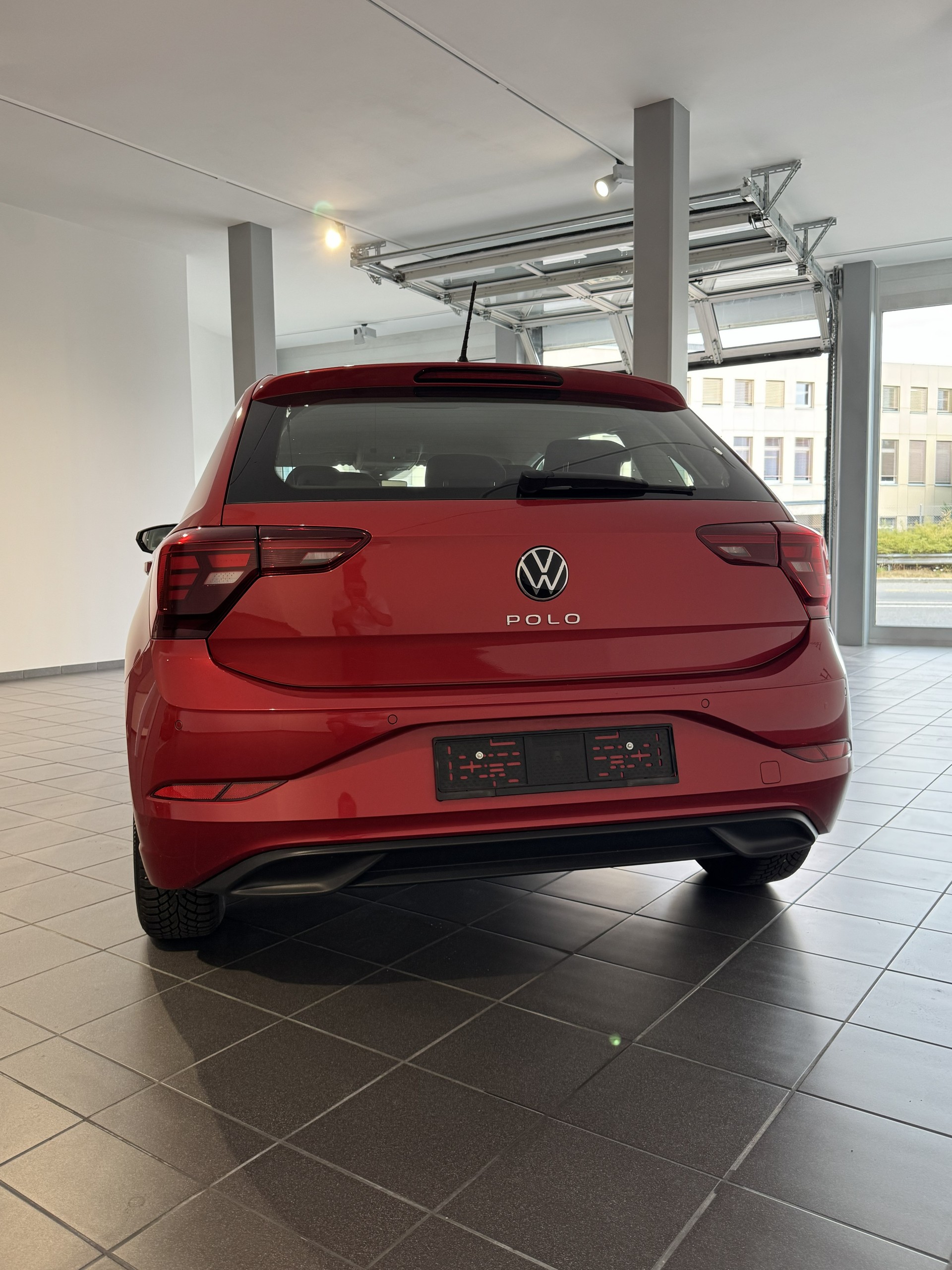 VW Polo 1.0 TSI Life DSG-image-2