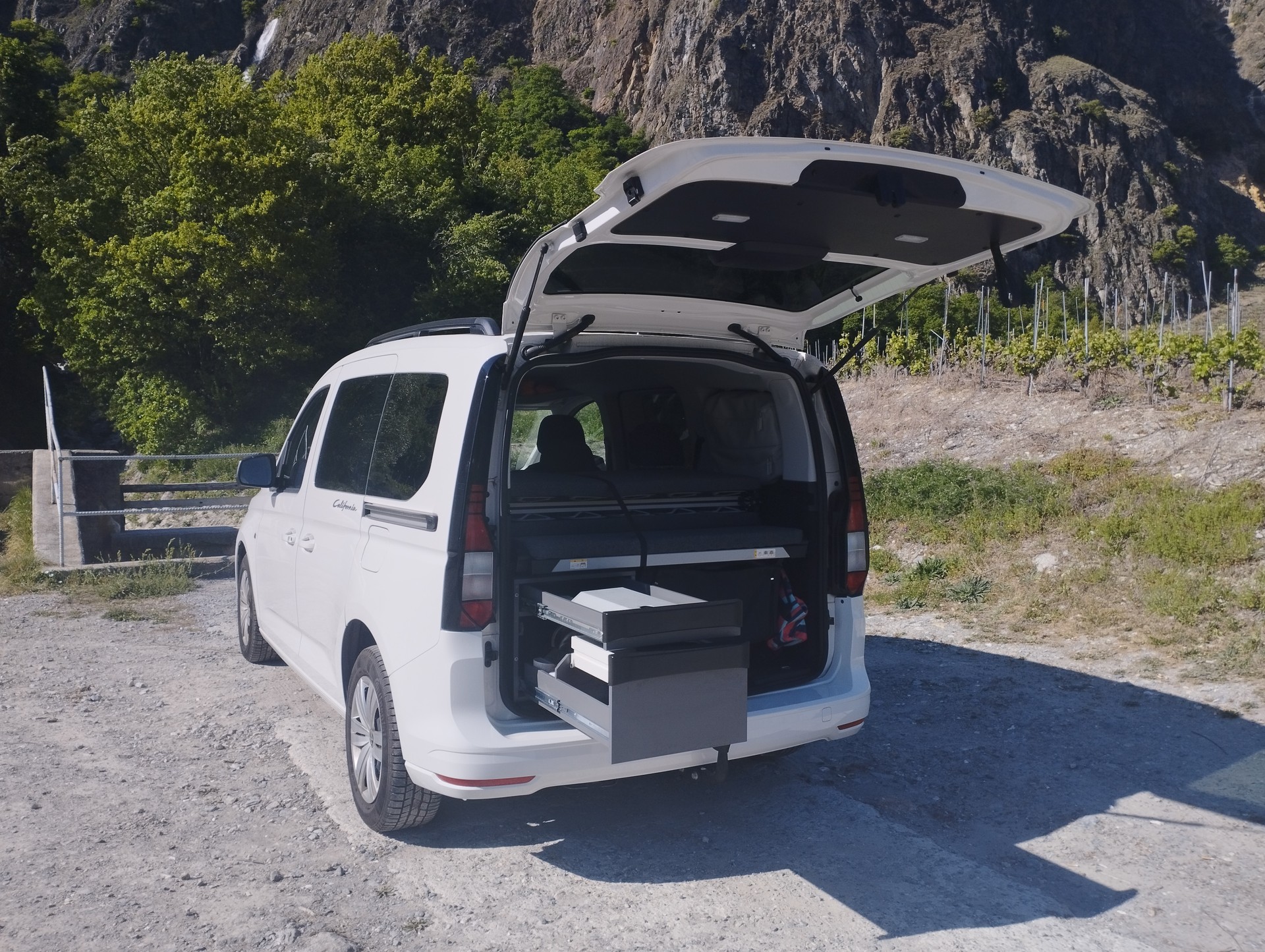 VW VW Caddy California 1.5TSI-image-4