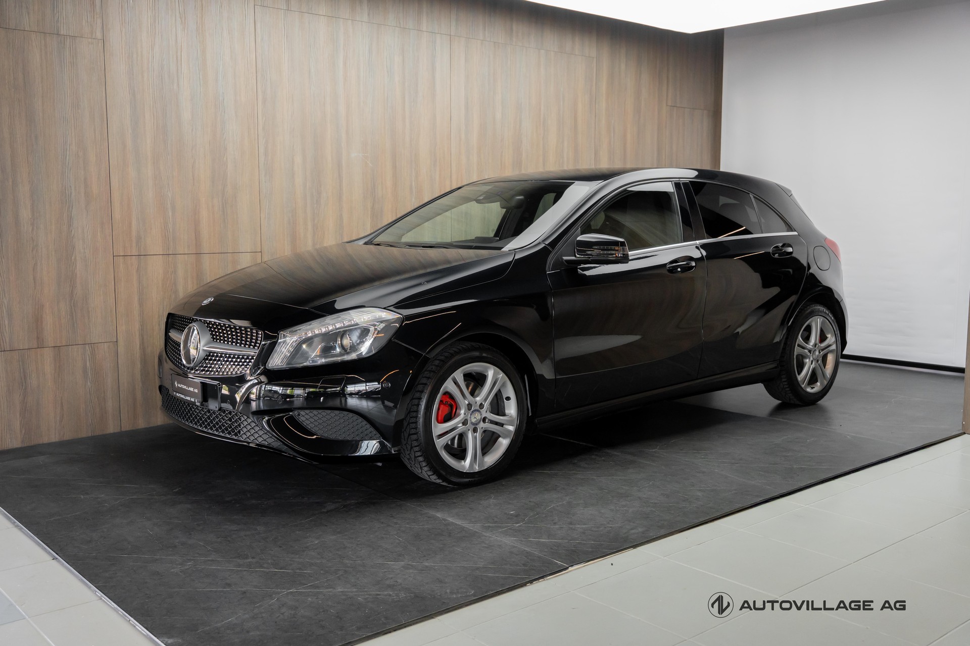 MERCEDES-BENZ A 180 Urban 7G-DCT