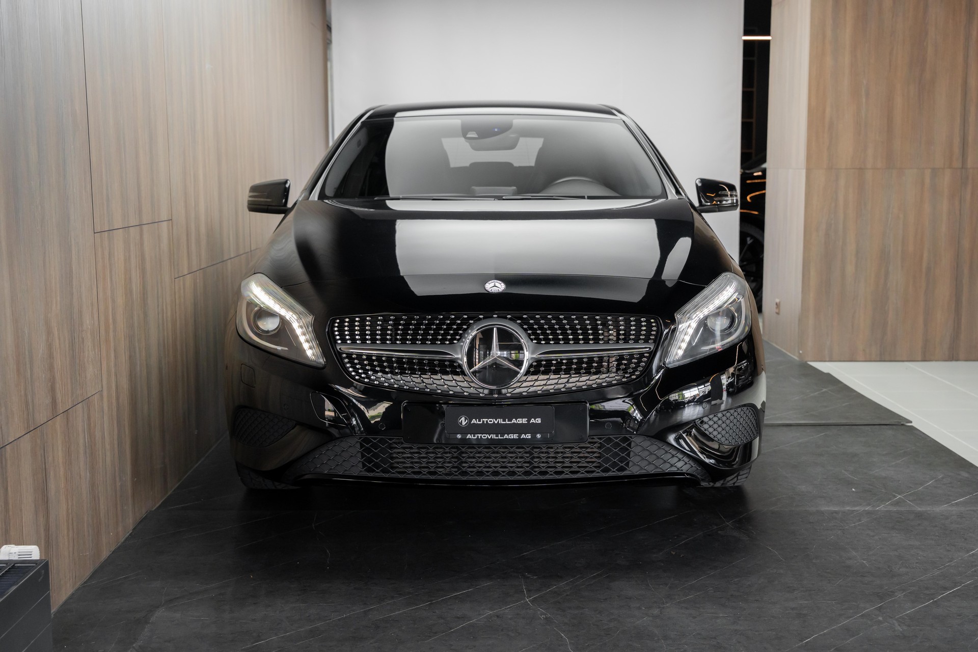 MERCEDES-BENZ A 180 Urban 7G-DCT-image-24