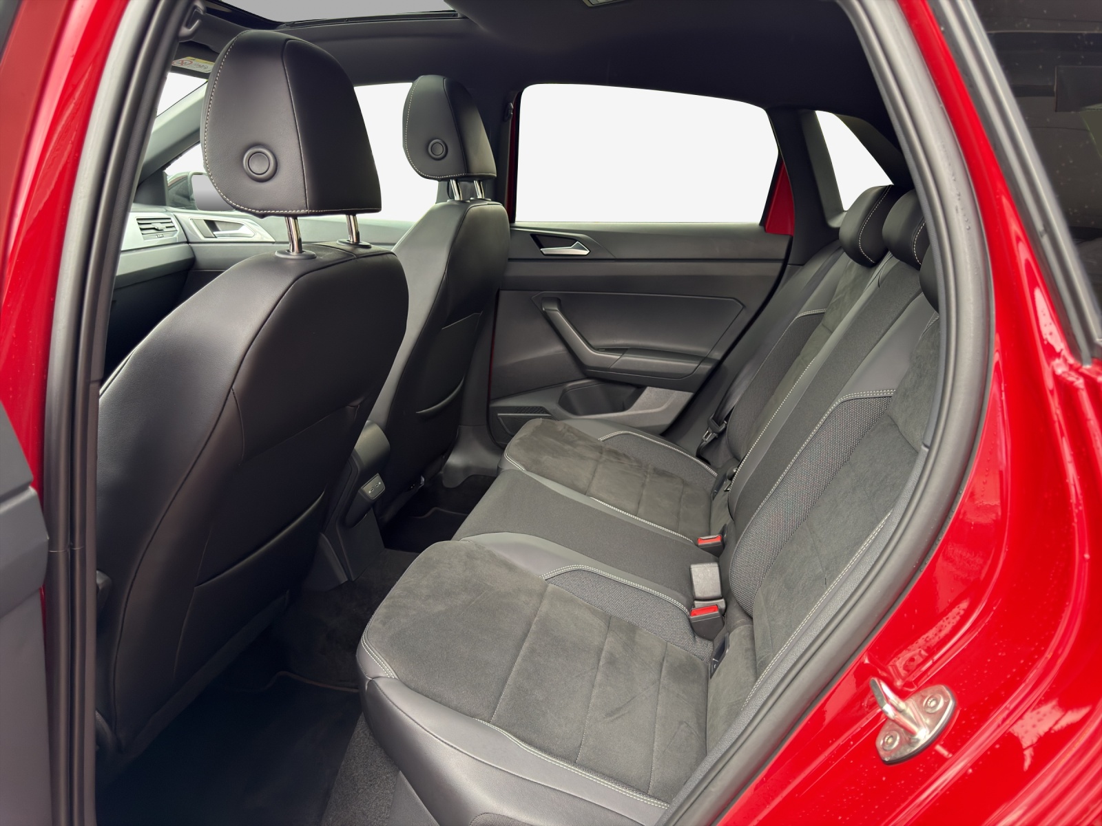 VW Polo 2.0 TSI GTI DSG-image-11