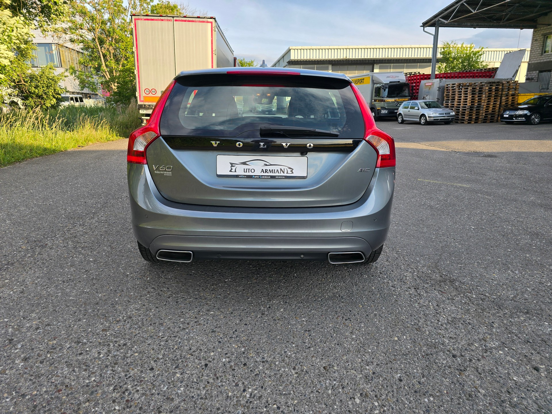 VOLVO V60 D4 AWD Momentum Geartronic-image-3