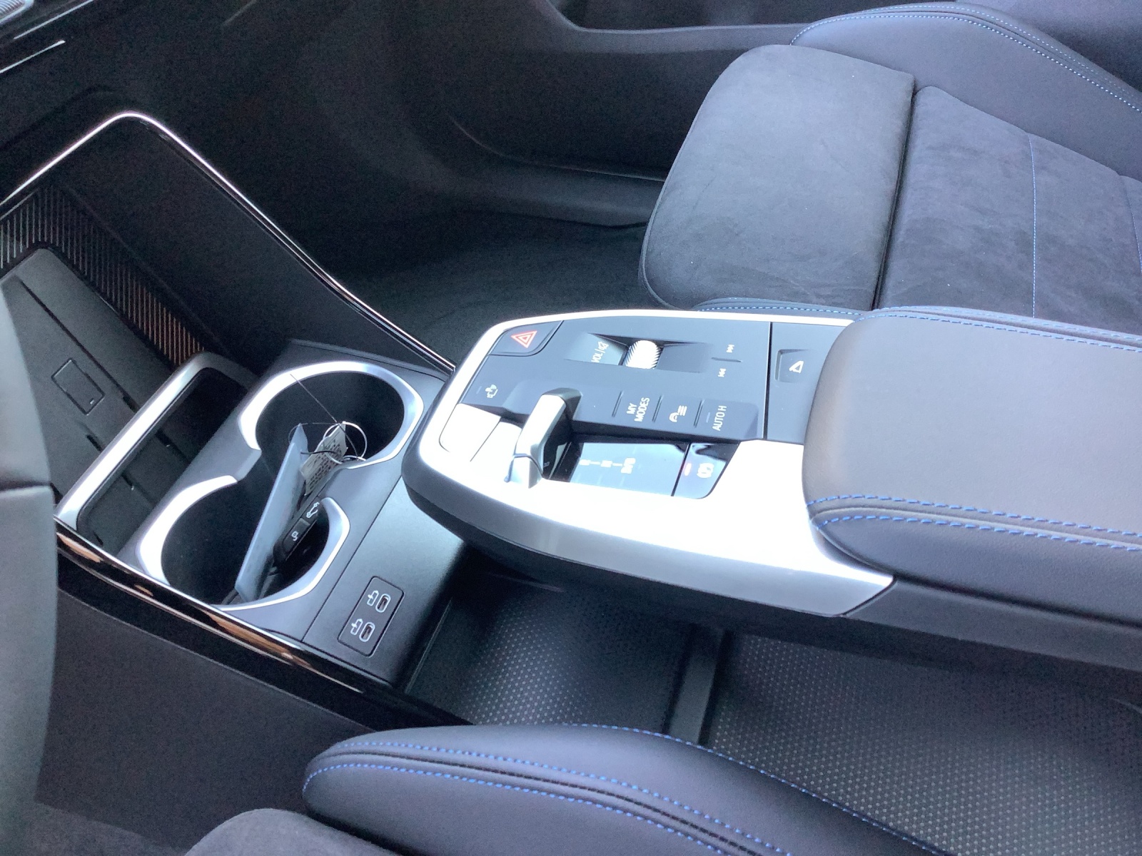 BMW iX1 eDrive 20 Ed. M Sport-image-20