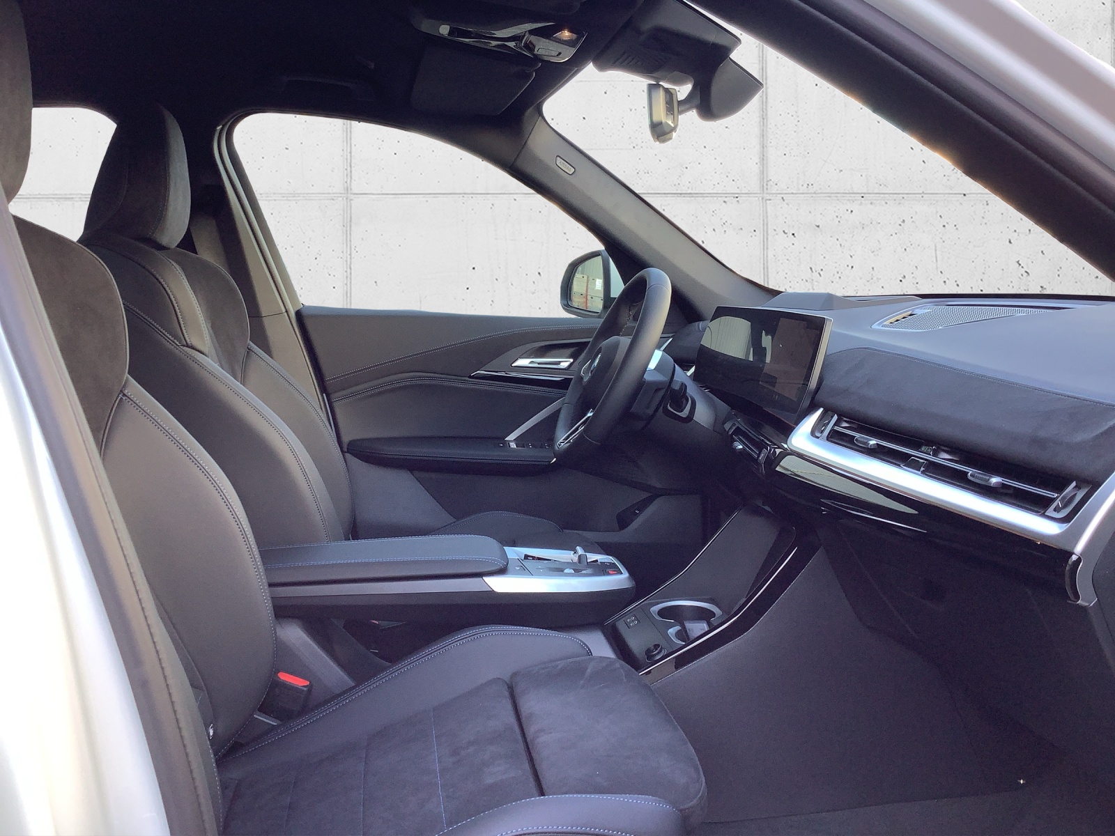 BMW iX1 eDrive 20 Ed. M Sport-image-17