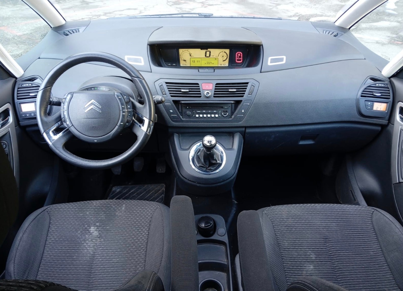 CITROEN Grand C4 Picasso 1.6 HDI 16V Dynamique-image-6