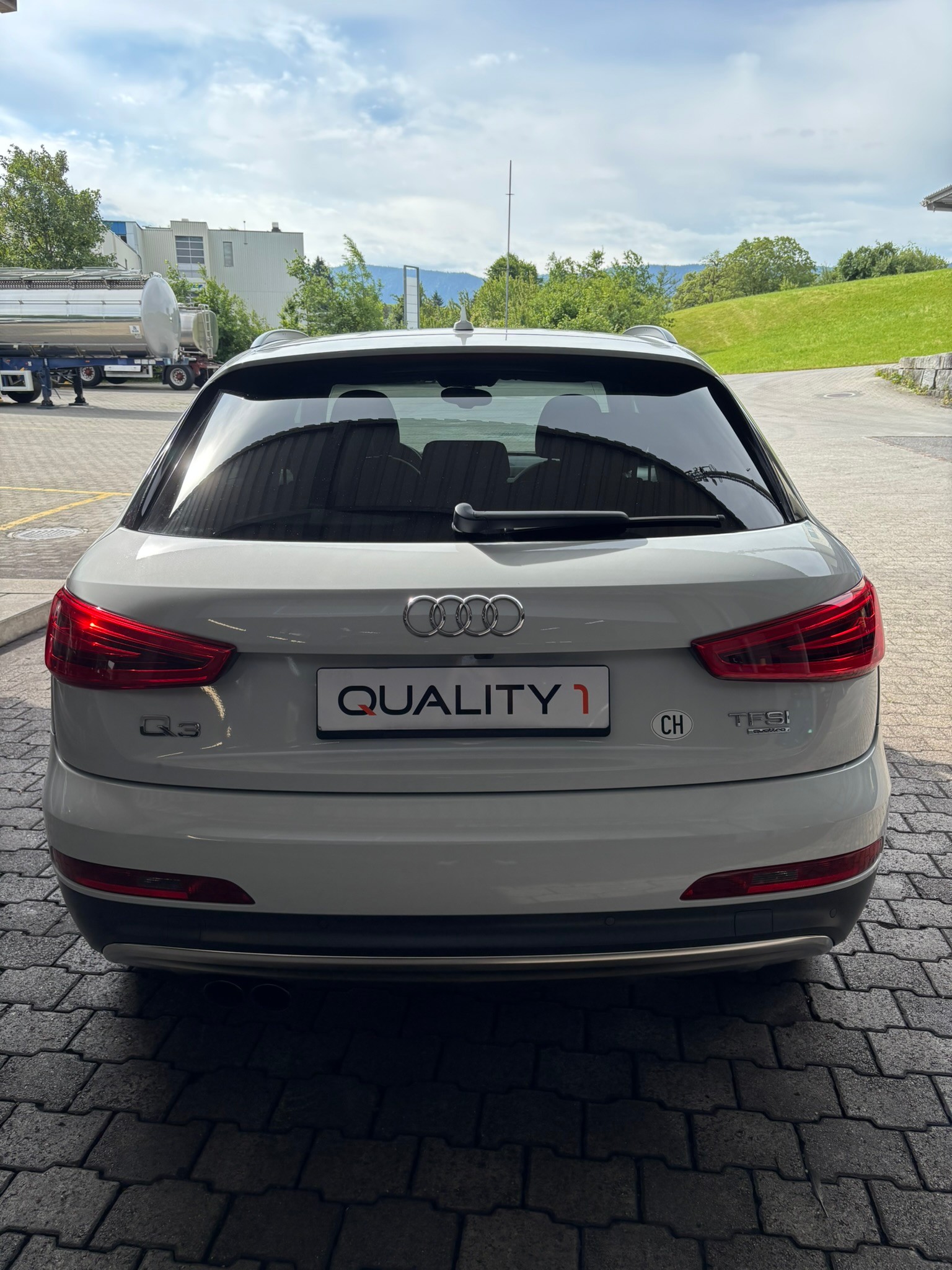 AUDI 2.0 TFSI quattro S-Tronic-image-2