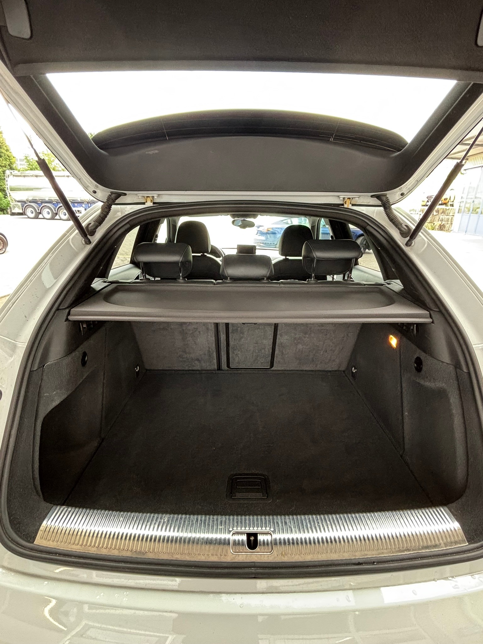 AUDI 2.0 TFSI quattro S-Tronic-image-11