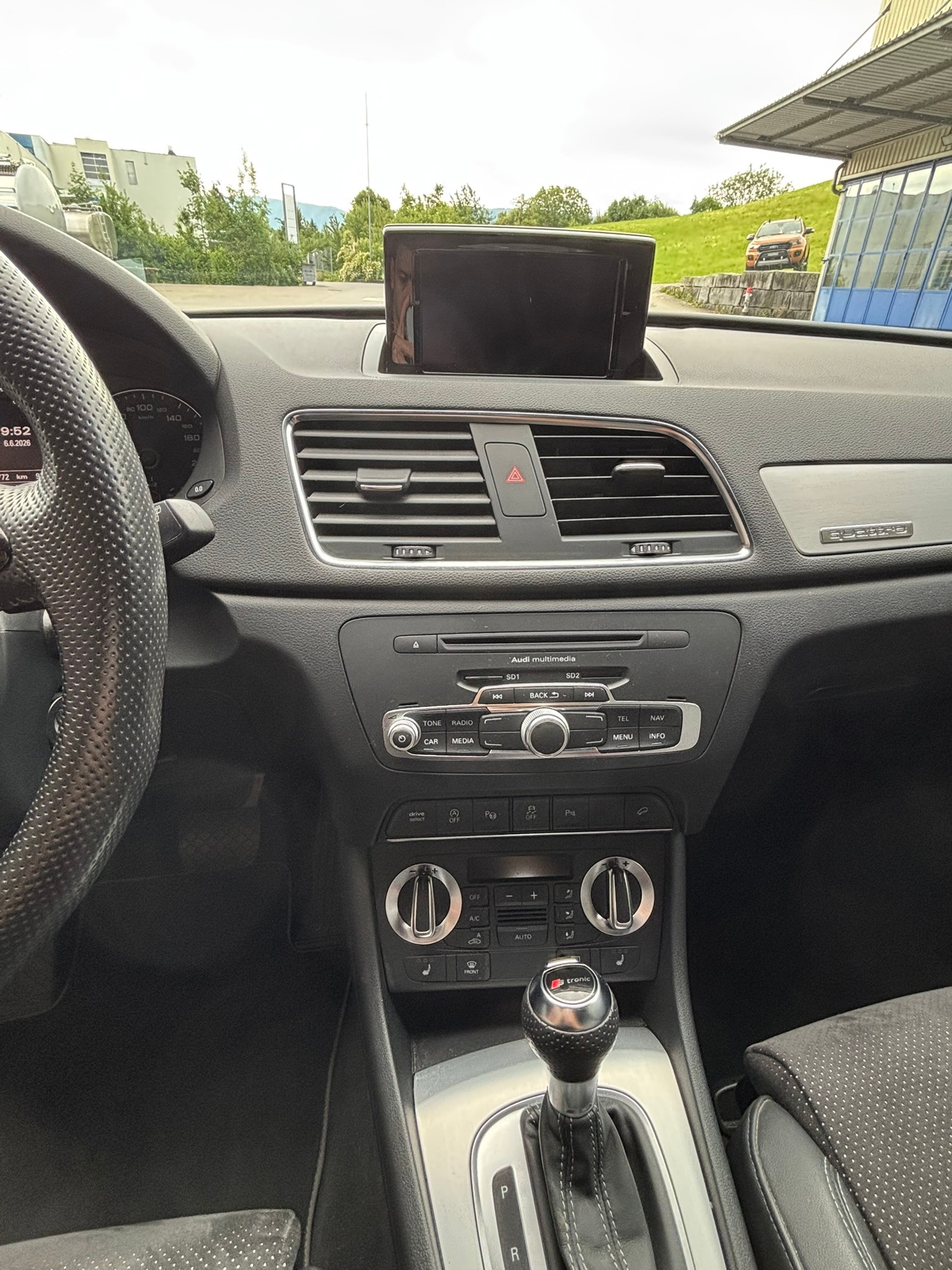 AUDI 2.0 TFSI quattro S-Tronic-image-9