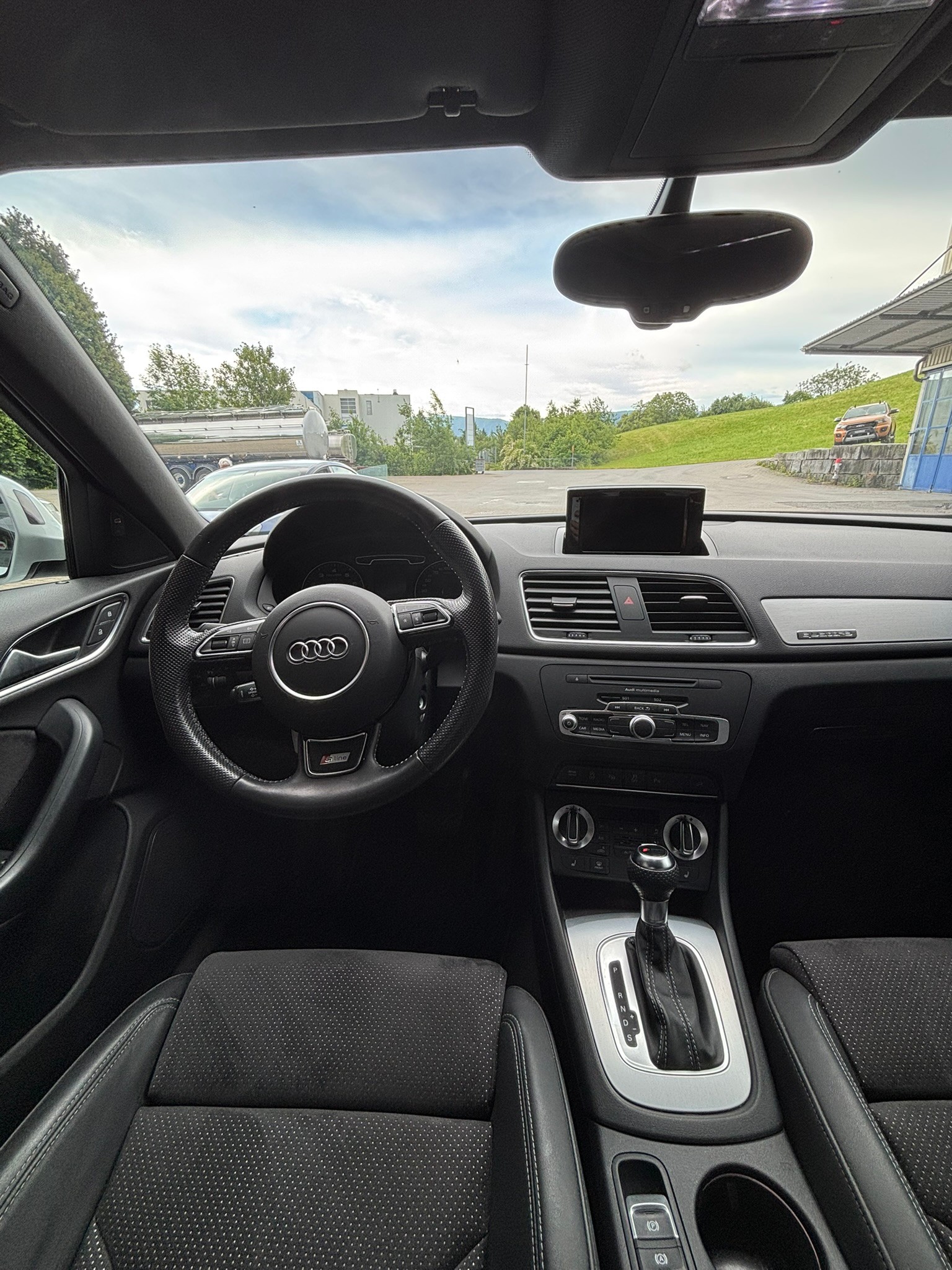 AUDI 2.0 TFSI quattro S-Tronic-image-8