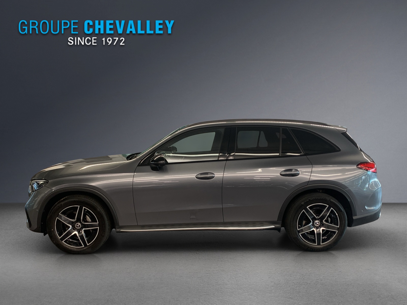 MERCEDES-BENZ GLC 200 4Matic 9G-Tronic-showroom-element-3