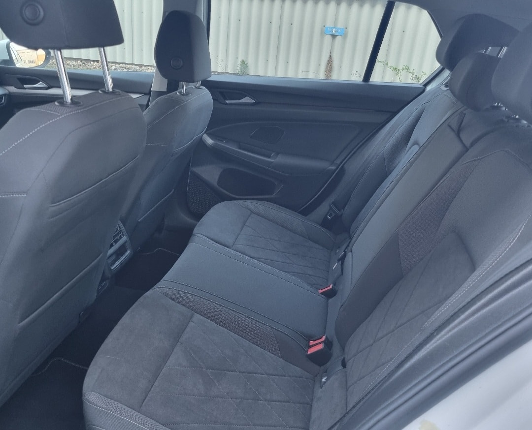 VW Golf 1.0 eTSI mHEV Highline 110 PS DSG-image-7