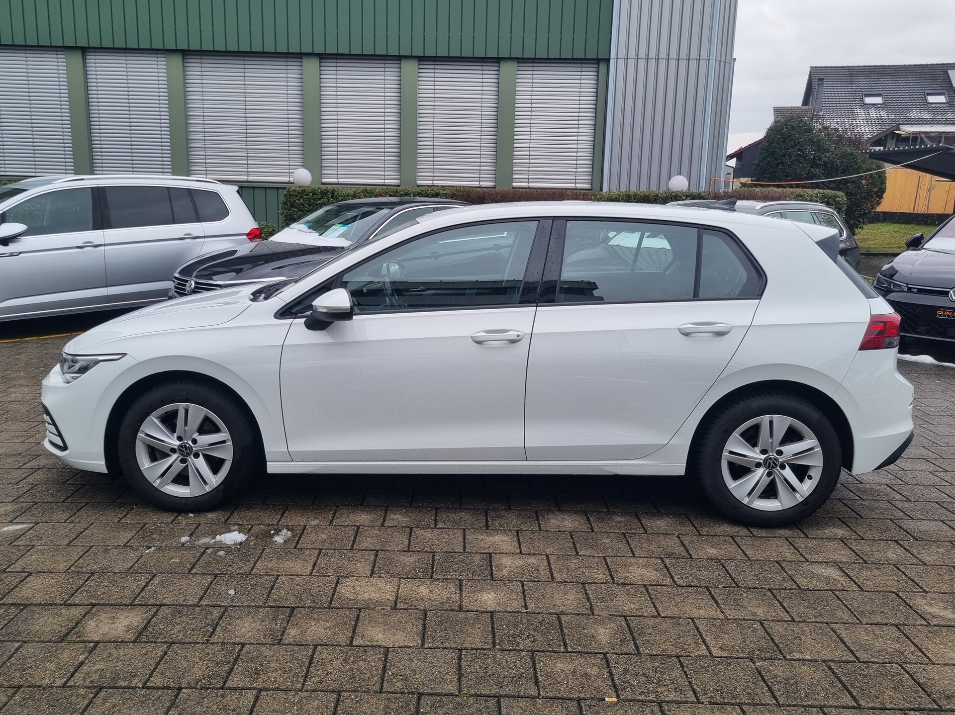 VW Golf 1.0 eTSI mHEV Highline 110 PS DSG-image-3