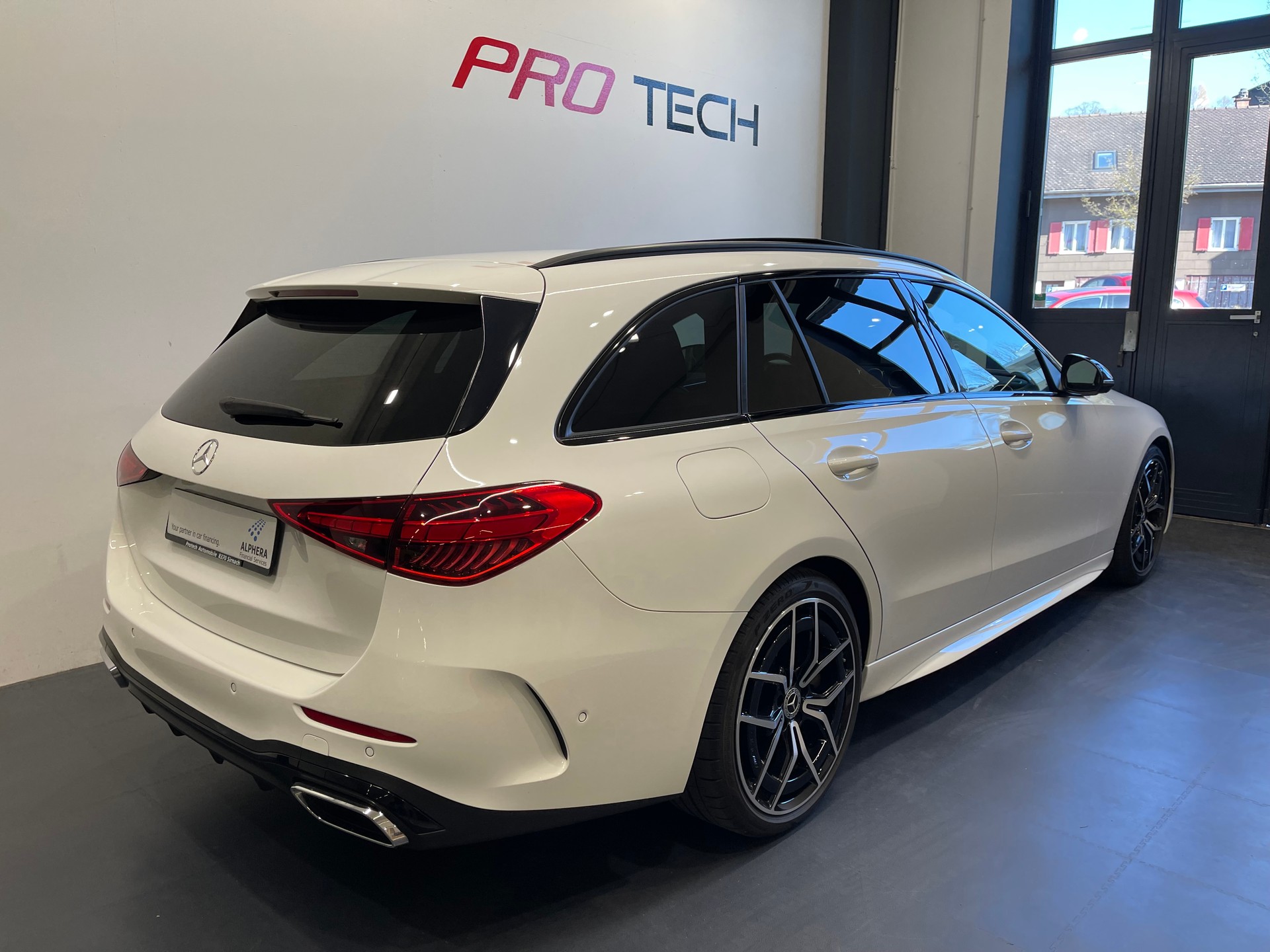 MERCEDES-BENZ C 300 T 4Matic AMG Line *GARANTIE MB BIS 04.2027*-image-1