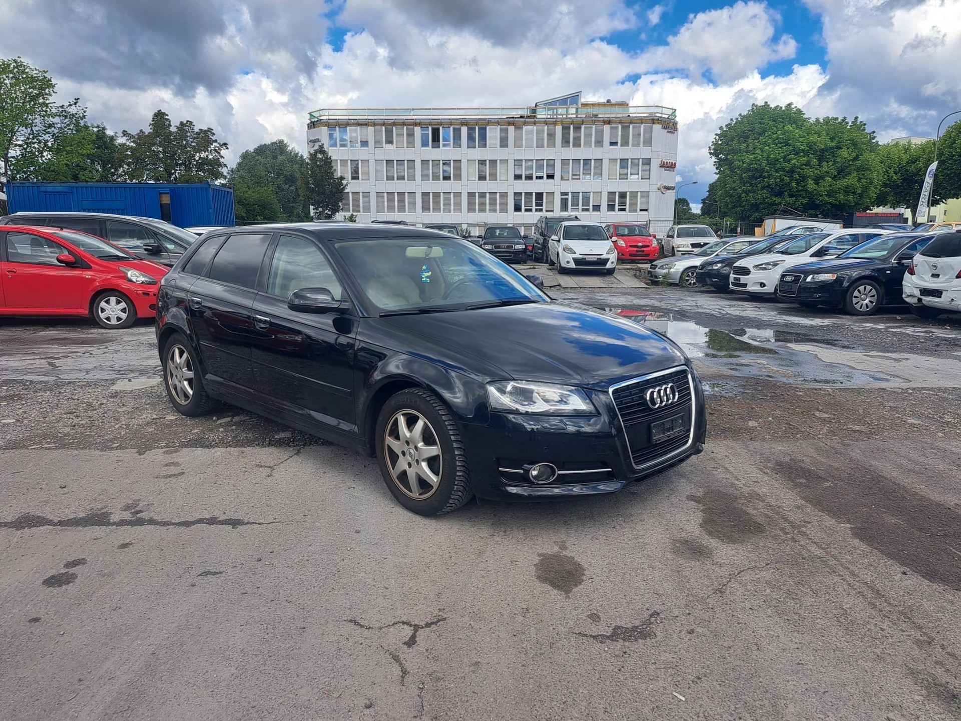 AUDI A3 Sportback 1.4 TFSI Attraction S-tronic-image-2