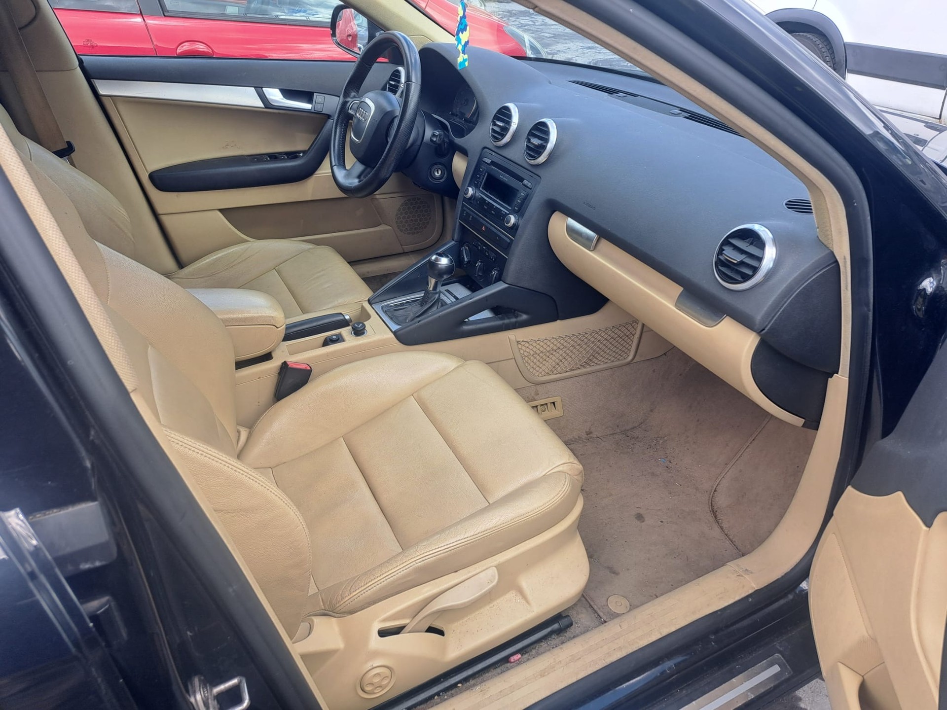 AUDI A3 Sportback 1.4 TFSI Attraction S-tronic-image-13