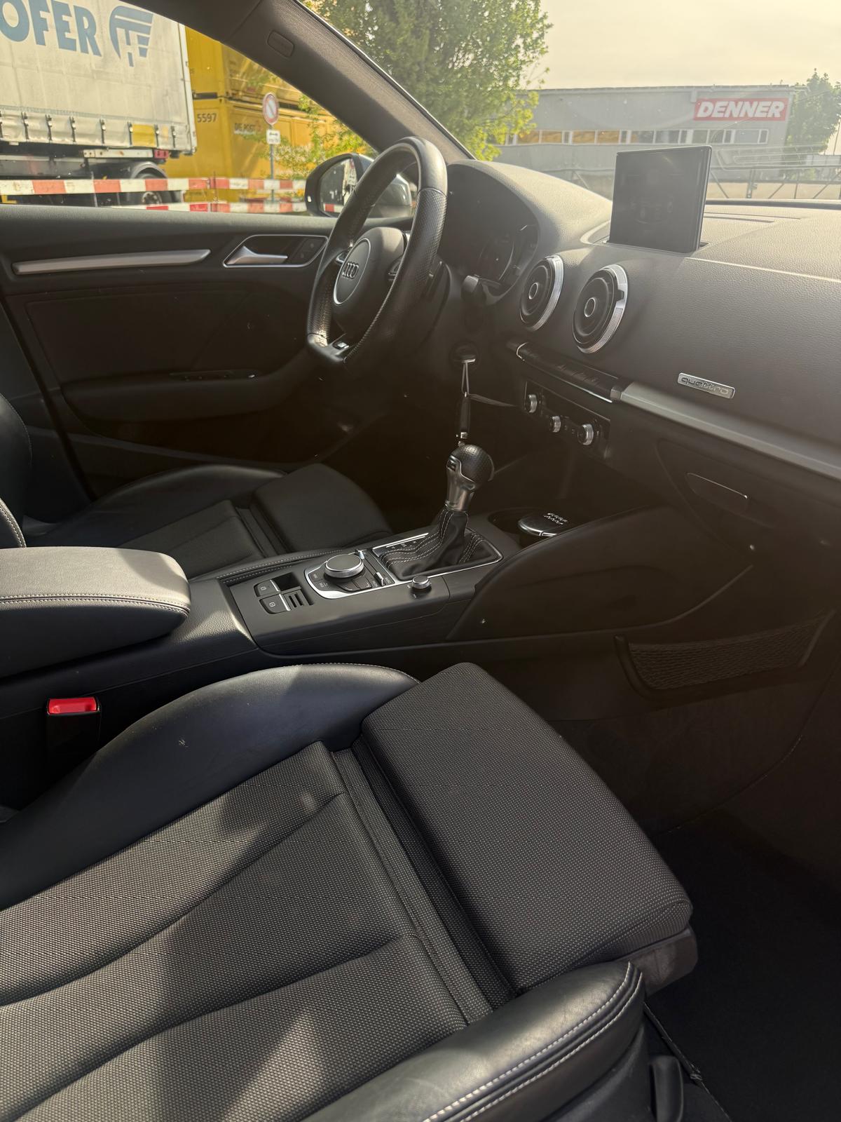 AUDI A3 Sportback 2.0 TDI Attraction quattro S-tronic-image-7