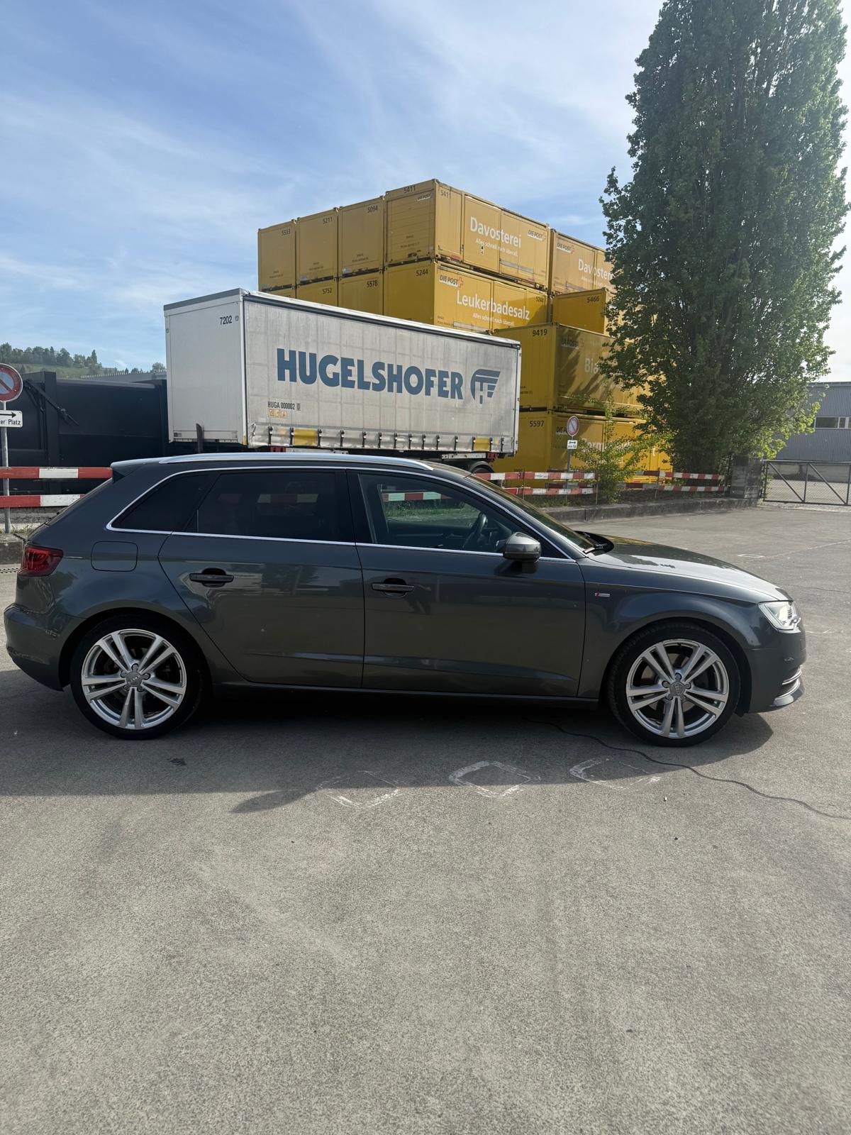AUDI A3 Sportback 2.0 TDI Attraction quattro S-tronic-image-2