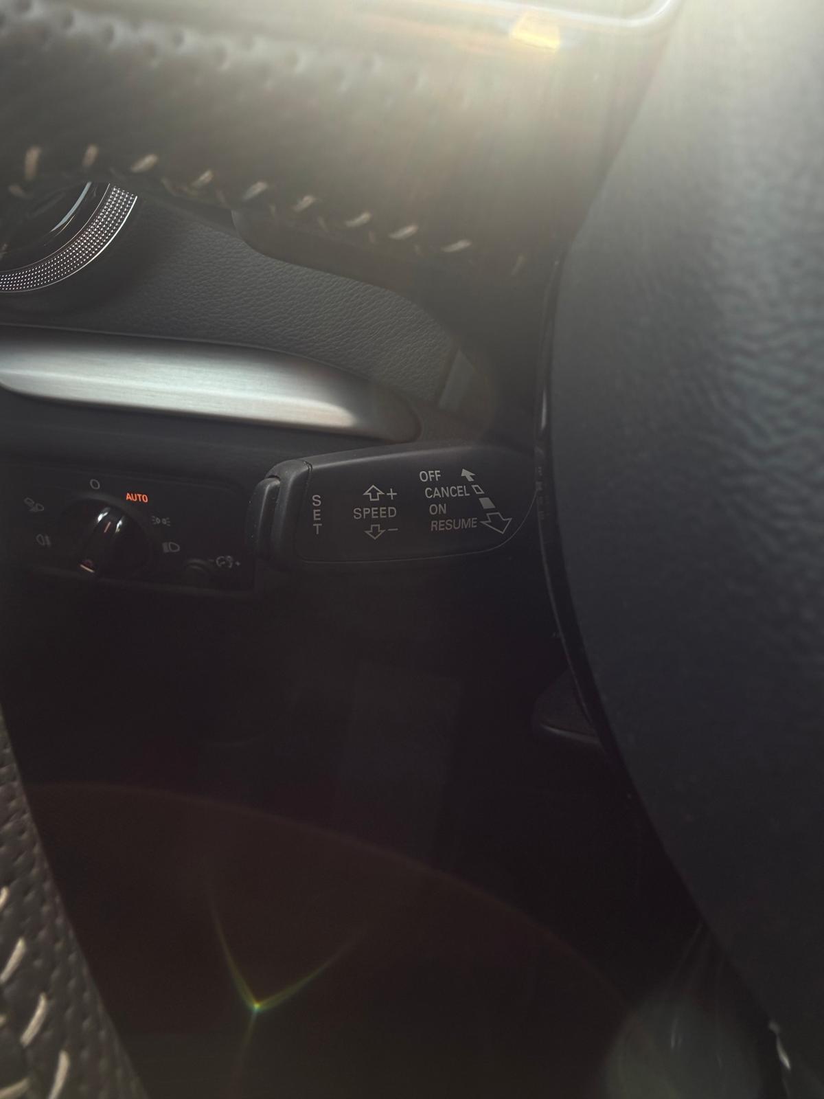 AUDI A3 Sportback 2.0 TDI Attraction quattro S-tronic-image-10