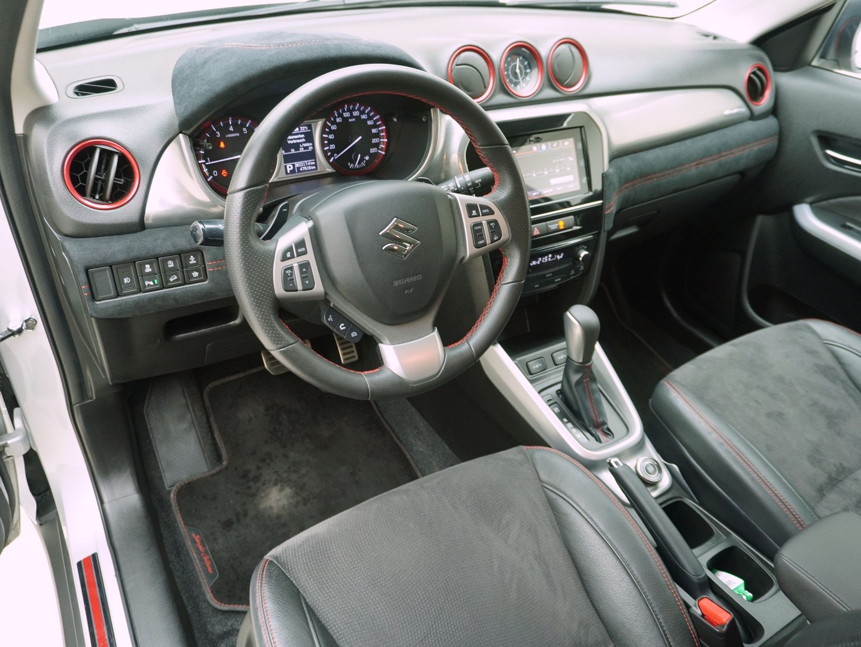 SUZUKI Vitara 1.4 T Sergio Cellano Top 4x4-image-10