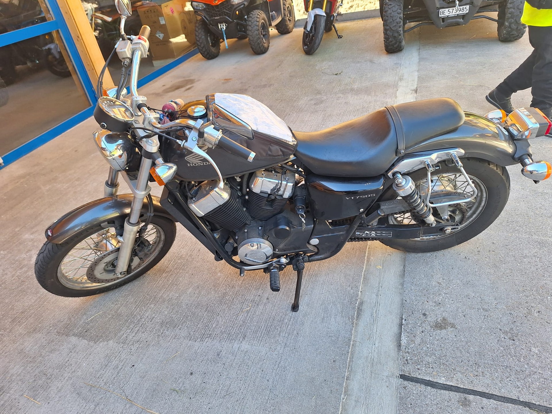 HONDA VT 750 CS Shadow S-image-0