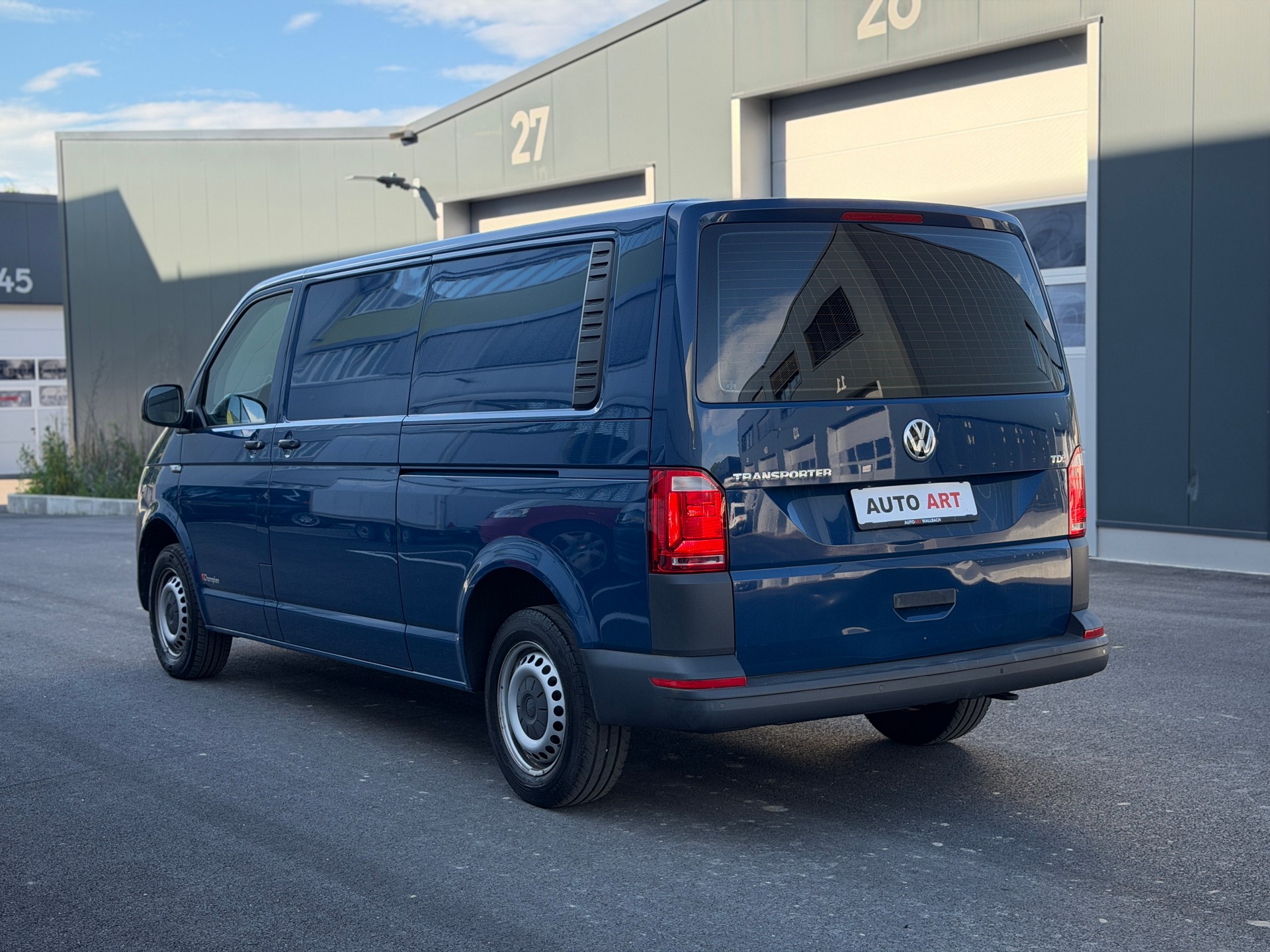 VW Transporter Champion-image-3