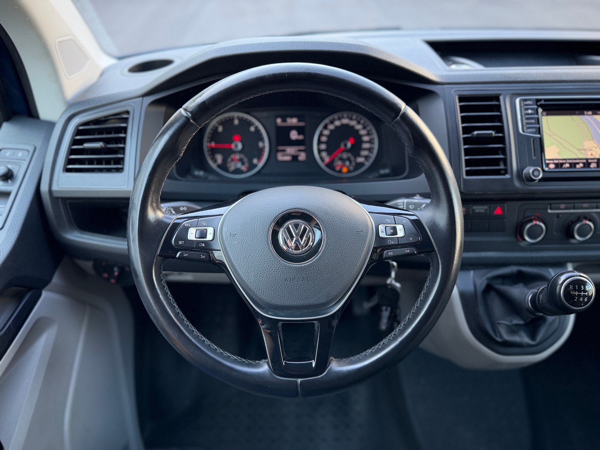 VW Transporter Champion-image-7