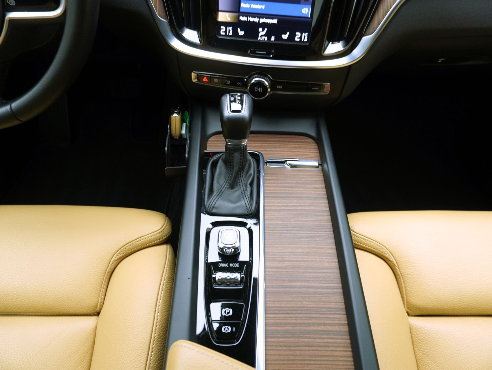 VOLVO V60 2.0 D4 Inscription-image-14
