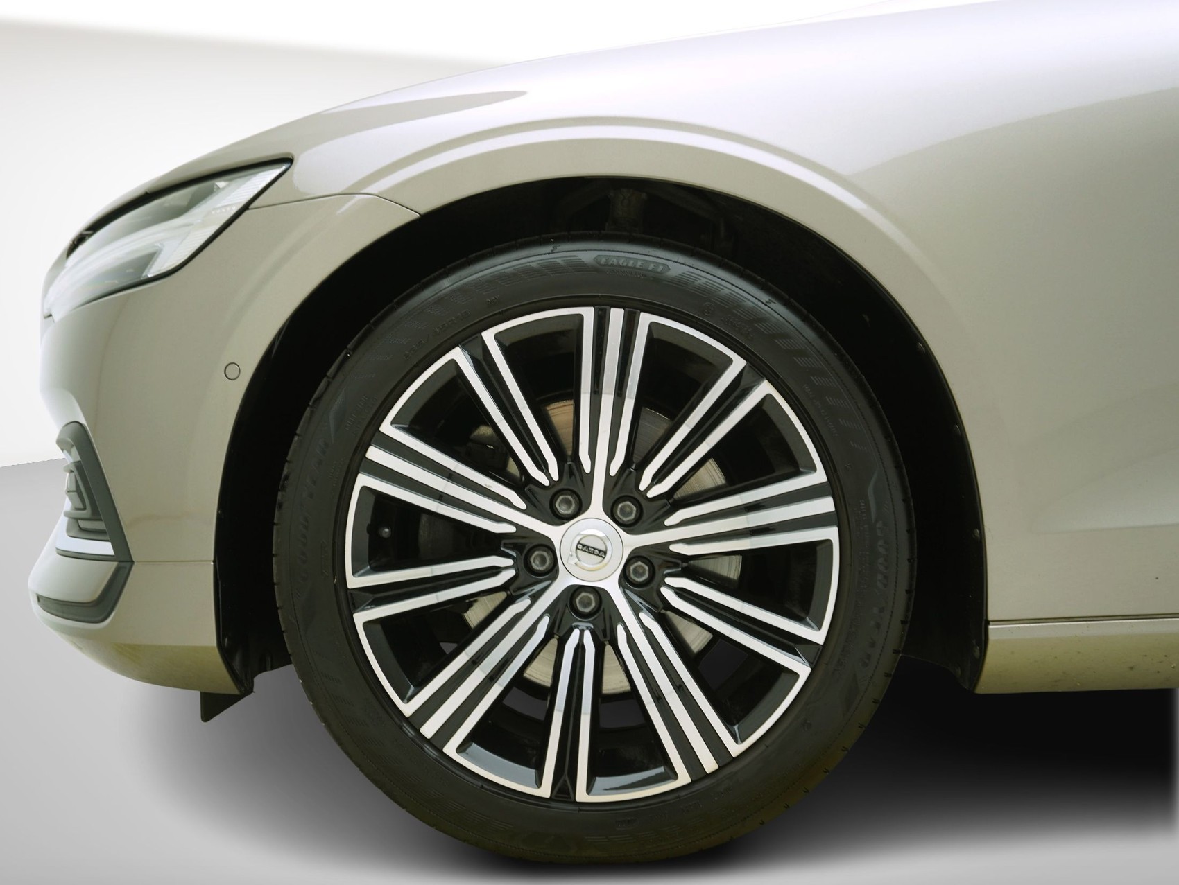 VOLVO V60 2.0 D4 Inscription-image-7