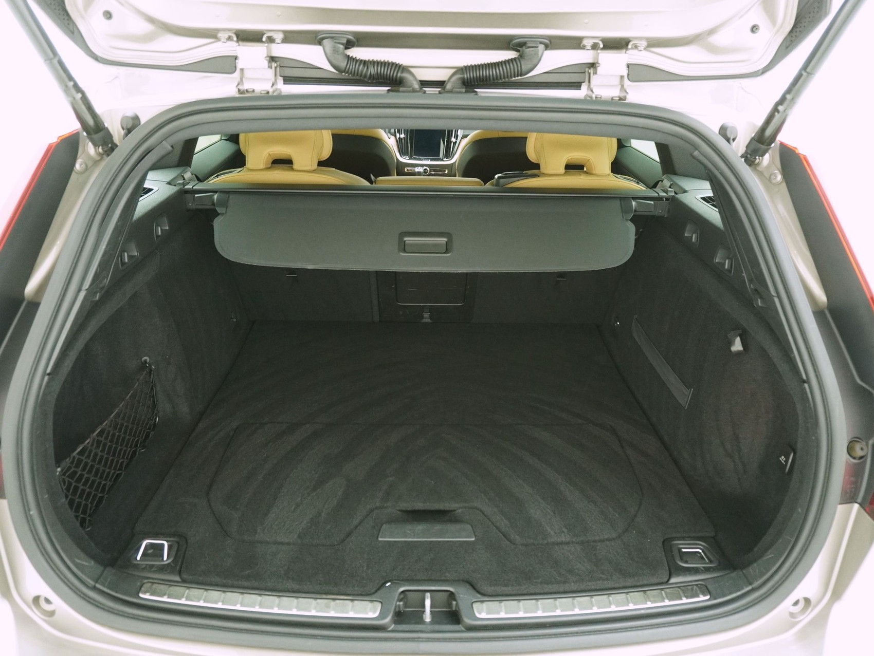 VOLVO V60 2.0 D4 Inscription-image-26