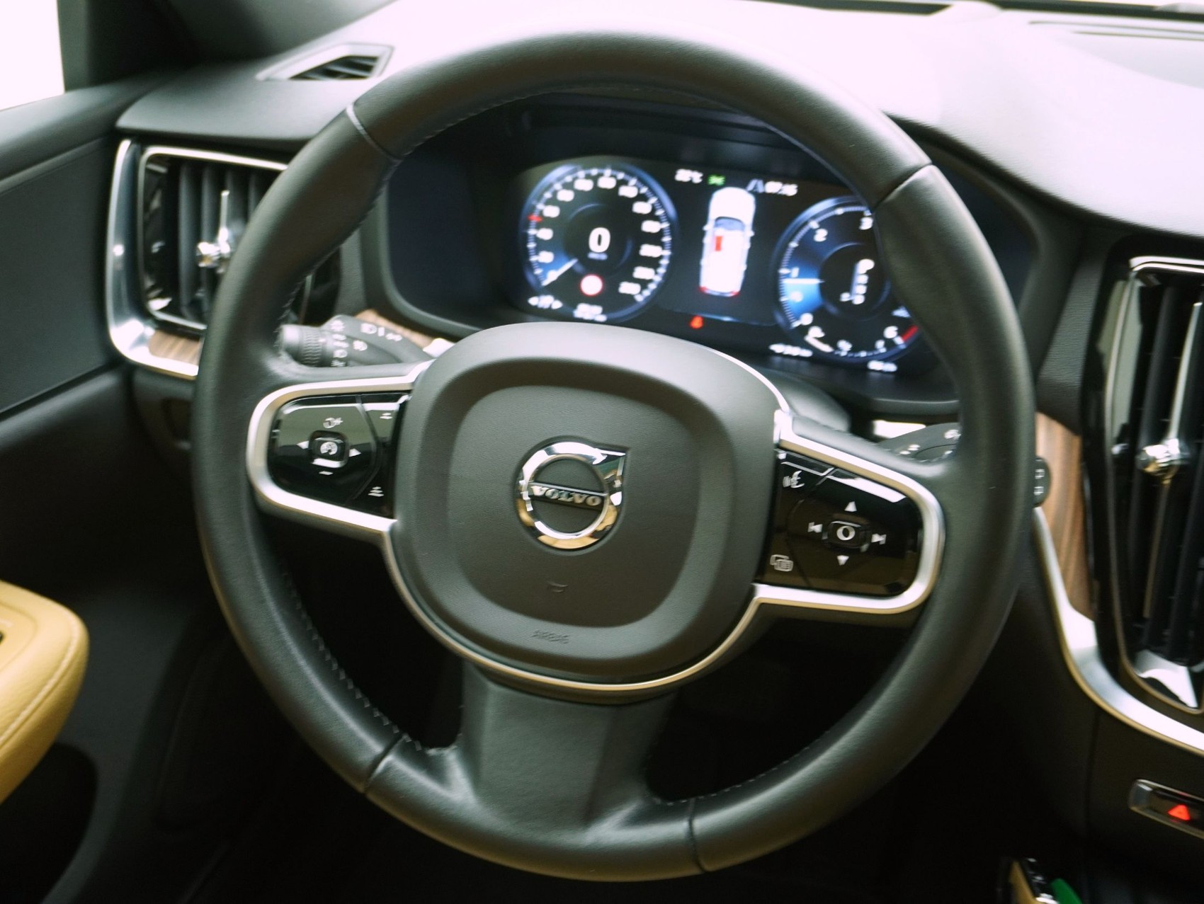 VOLVO V60 2.0 D4 Inscription-image-11