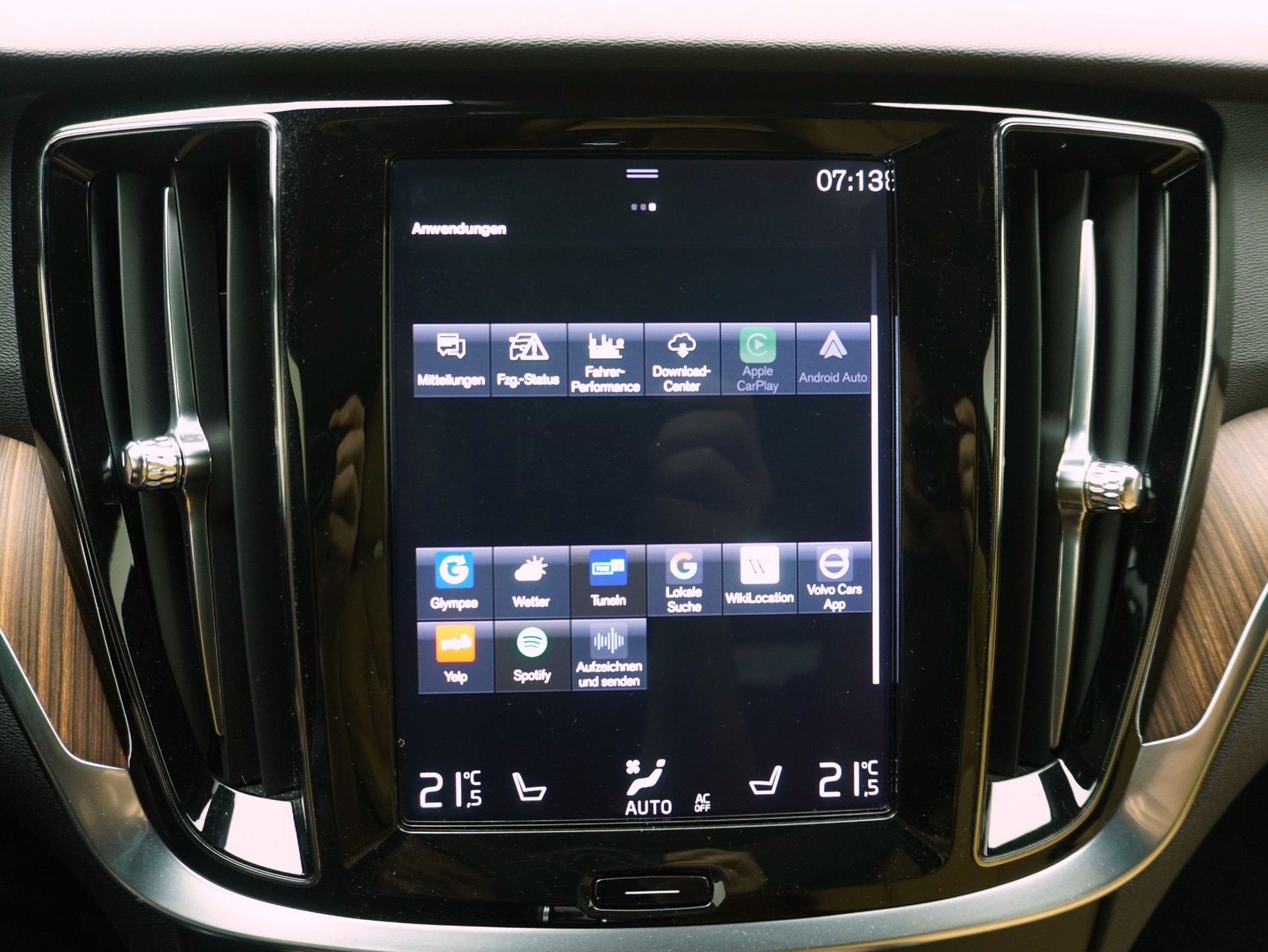 VOLVO V60 2.0 D4 Inscription-image-17