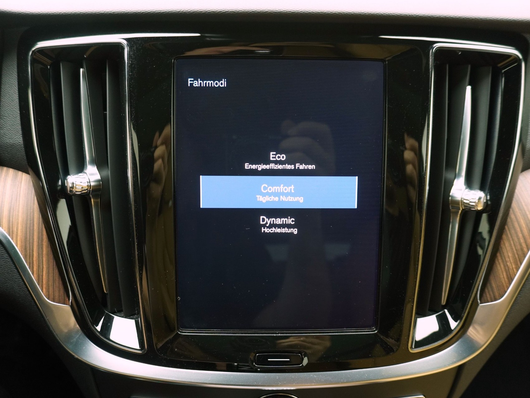 VOLVO V60 2.0 D4 Inscription-image-18