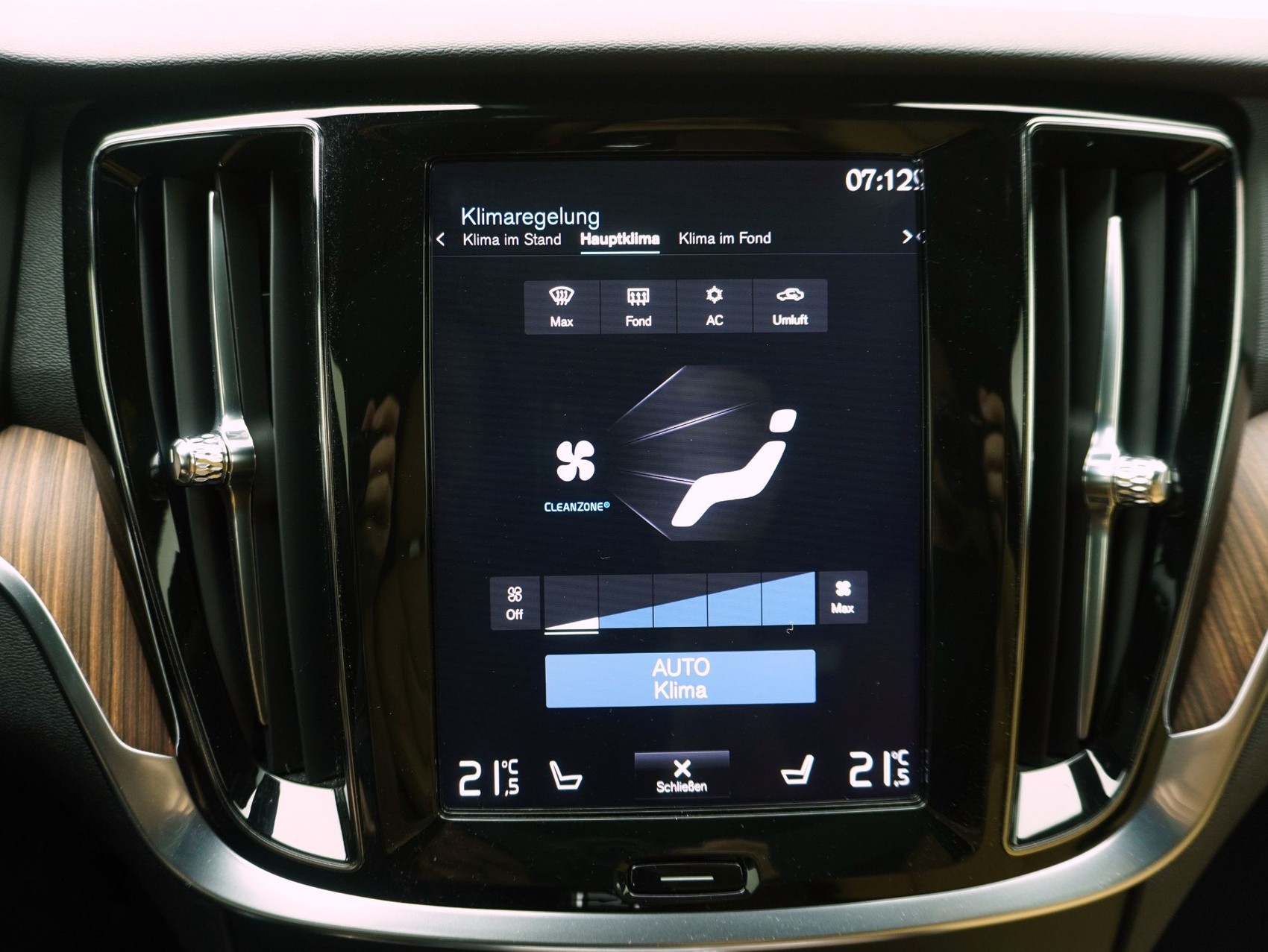 VOLVO V60 2.0 D4 Inscription-image-20