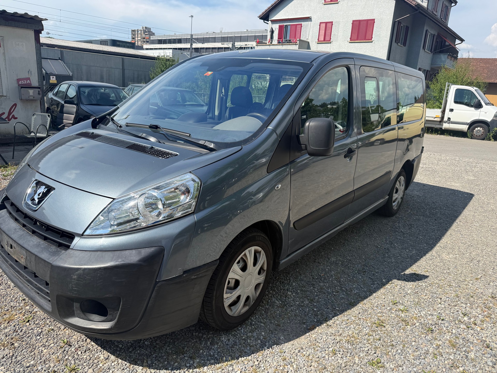 PEUGEOT Expert Tepee 2.0 HDi Confort L1-image-2
