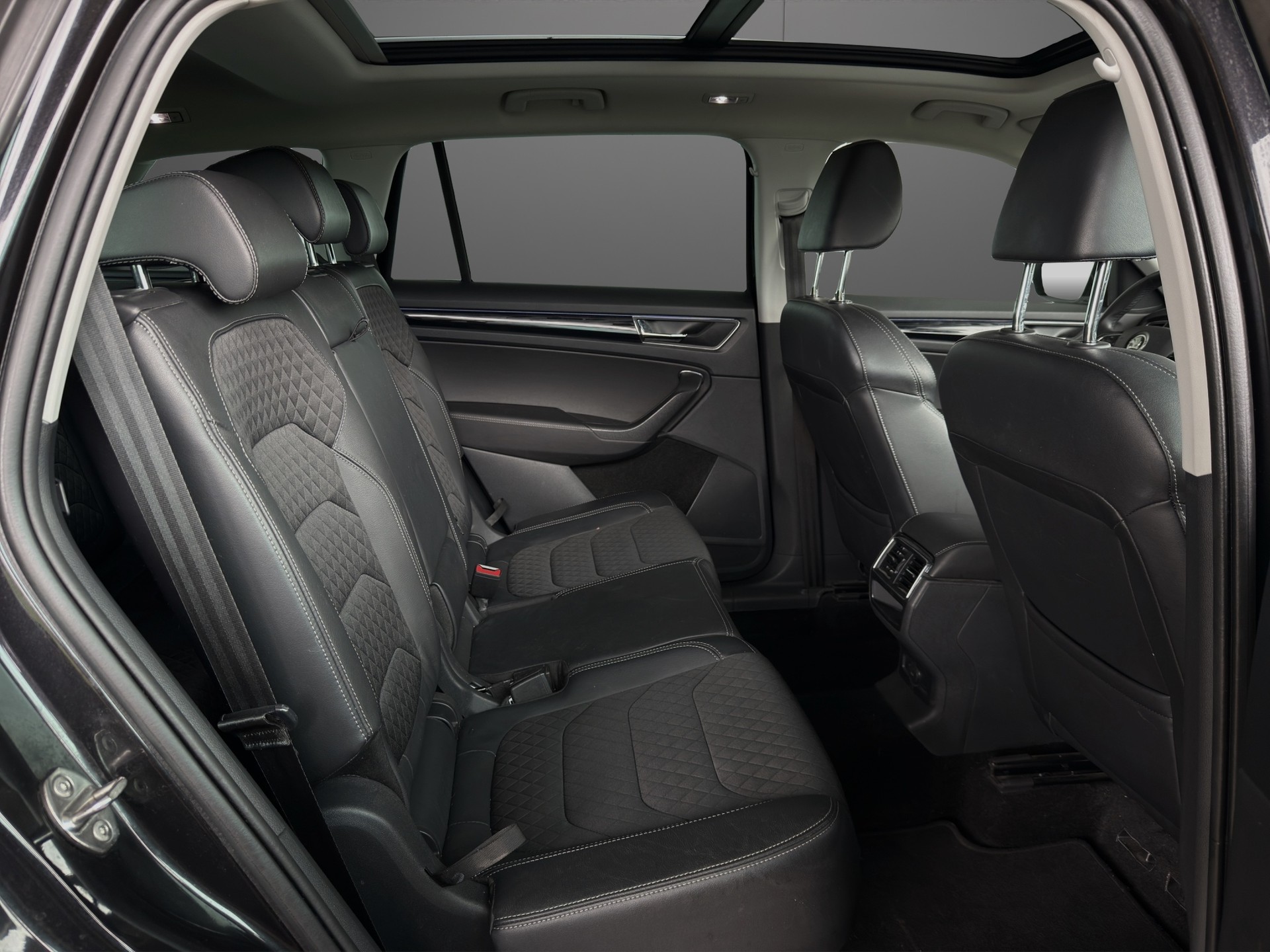 SKODA Kodiaq 2.0 TSI DSG 4x4 Style-image-8