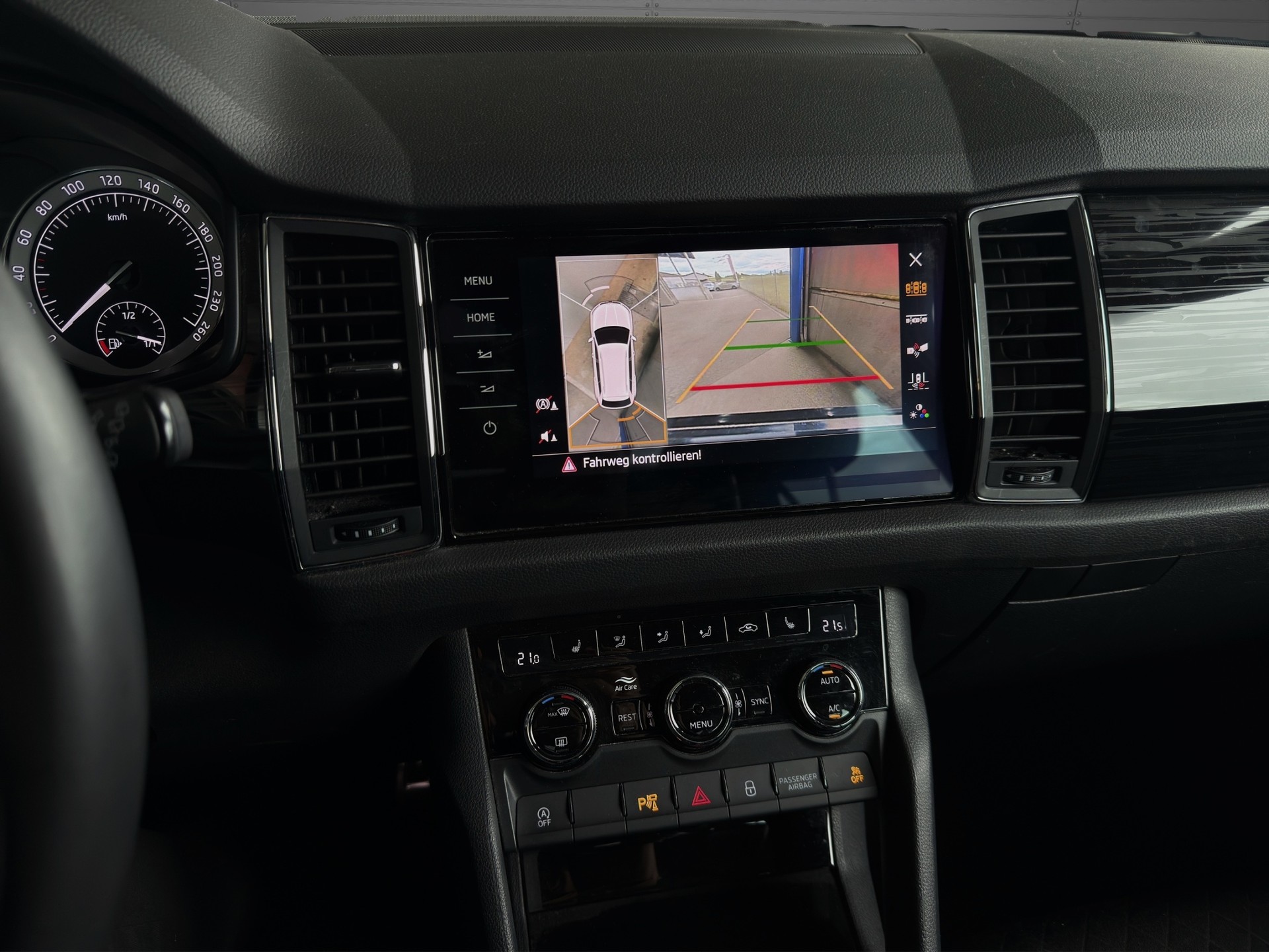 SKODA Kodiaq 2.0 TSI DSG 4x4 Style-image-15