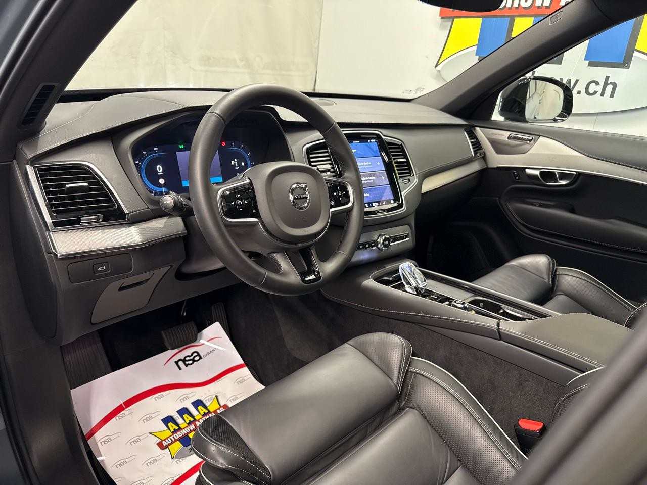 VOLVO XC90 B5 Diesel Mild Hybrid AWD Plus Dark Geartronic-image-2