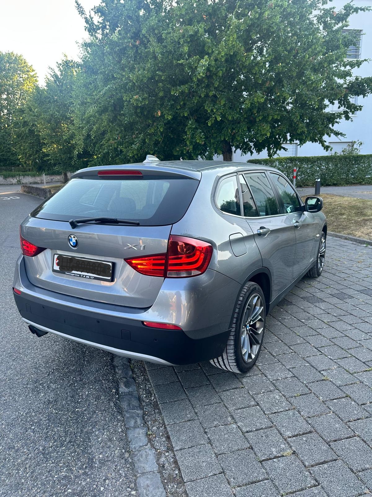 BMW X1 xDrive 28i Steptronic-image-2