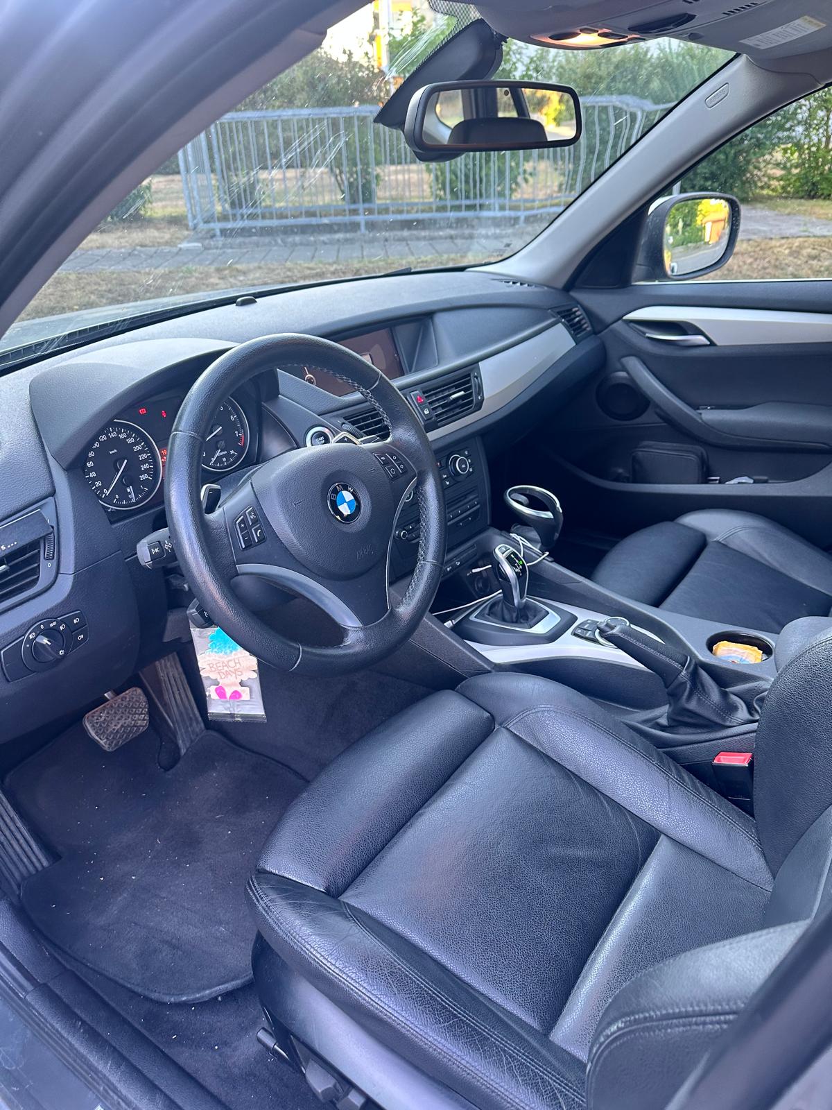 BMW X1 xDrive 28i Steptronic-image-4