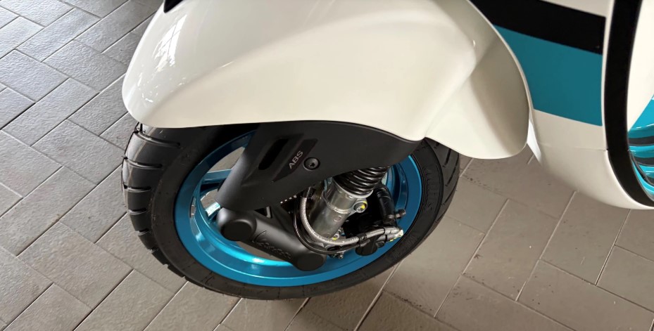 PIAGGIO Vespa 125 Primavera ABS Color vibe-showroom-element-2